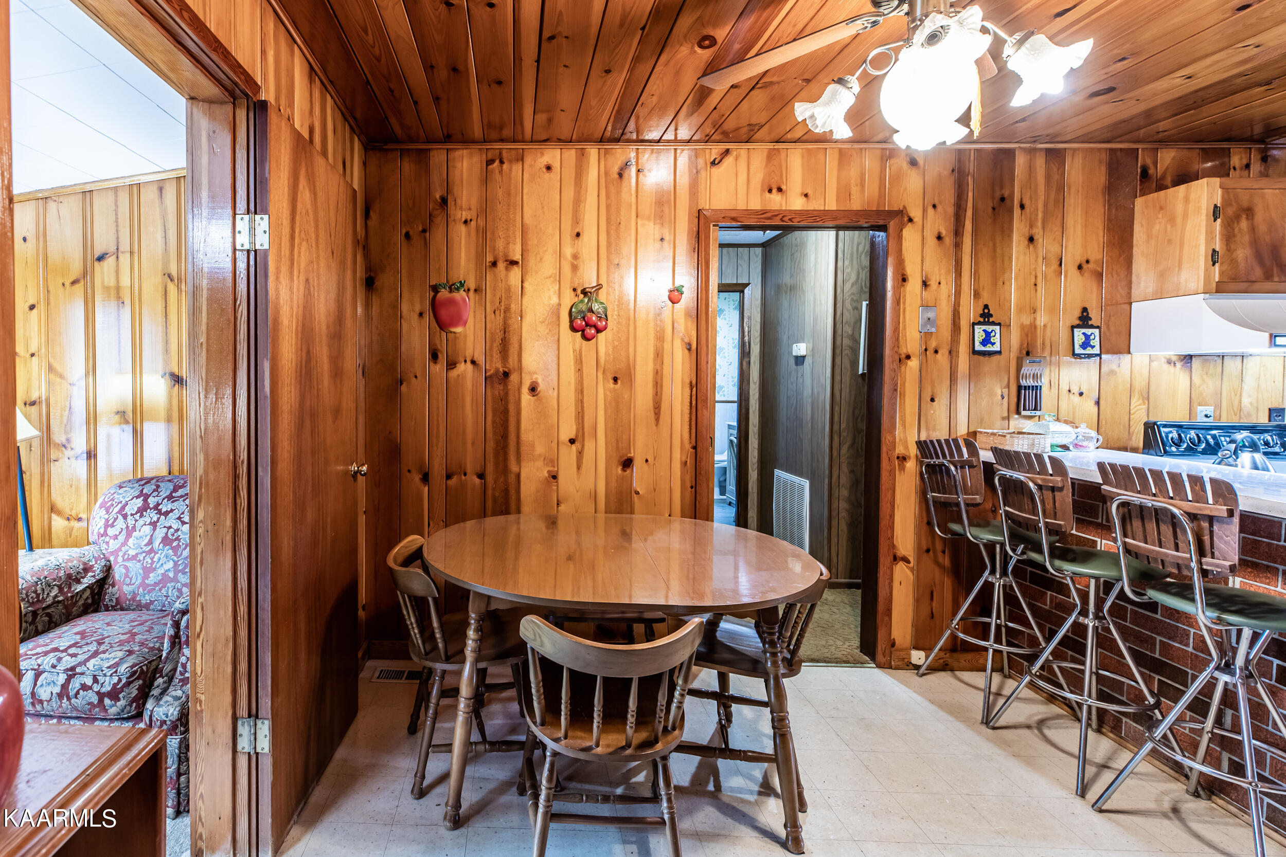 116 Sealanders Lane, LaFollette