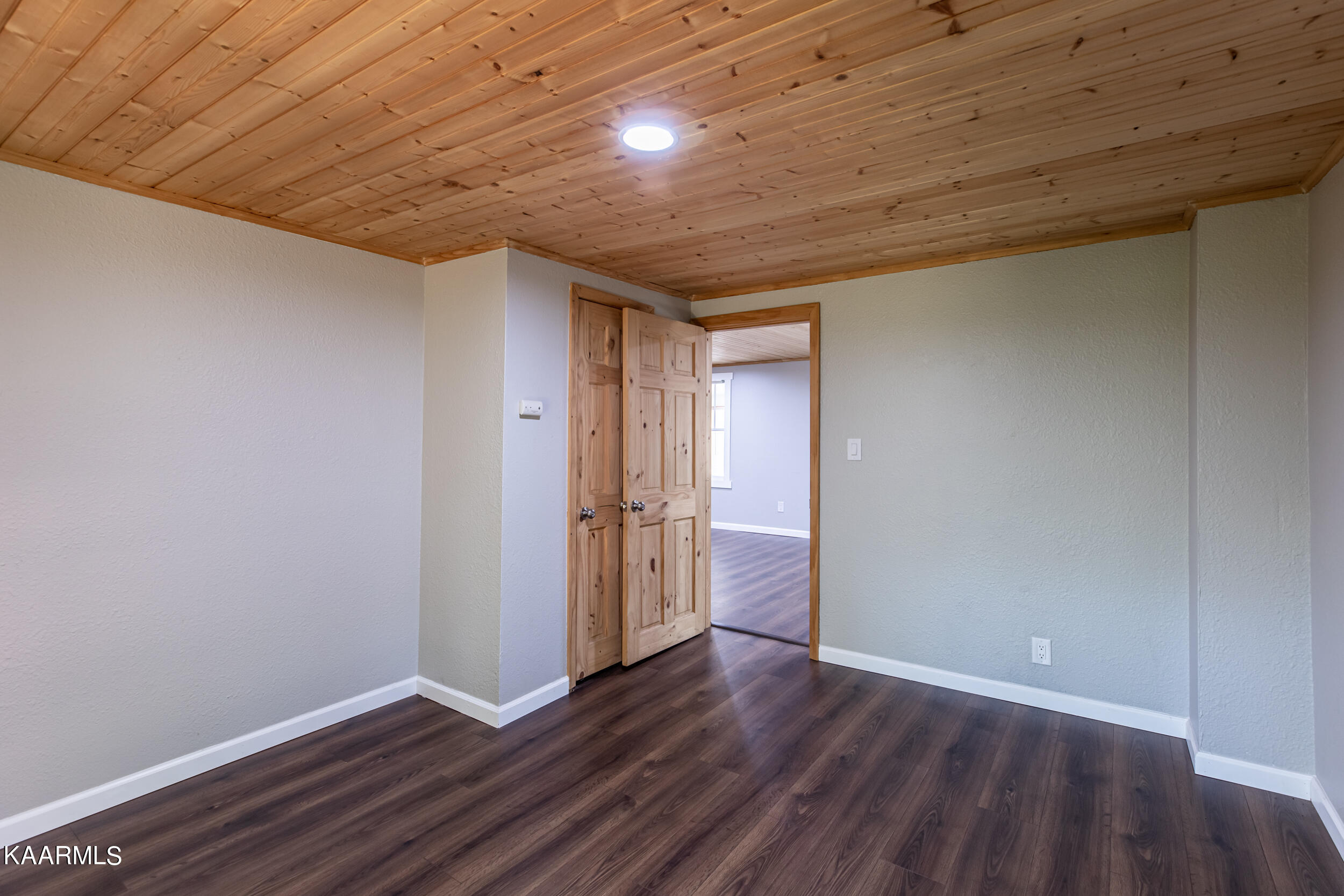 136 Bently Lane, LaFollette