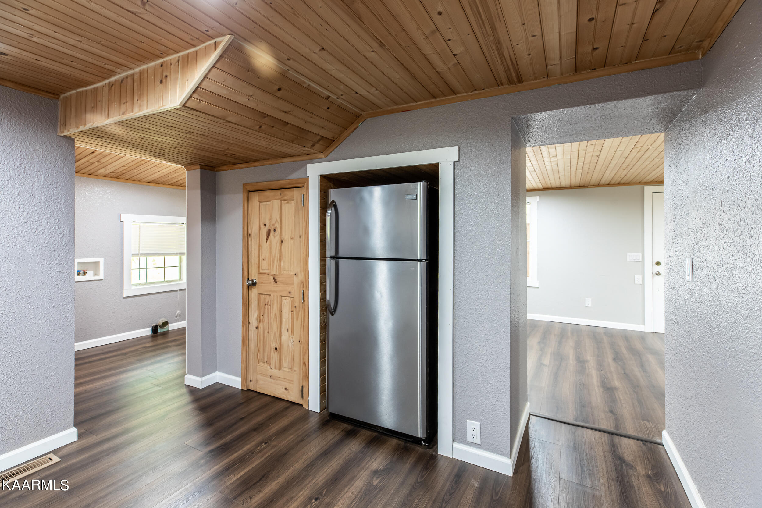 136 Bently Lane, LaFollette