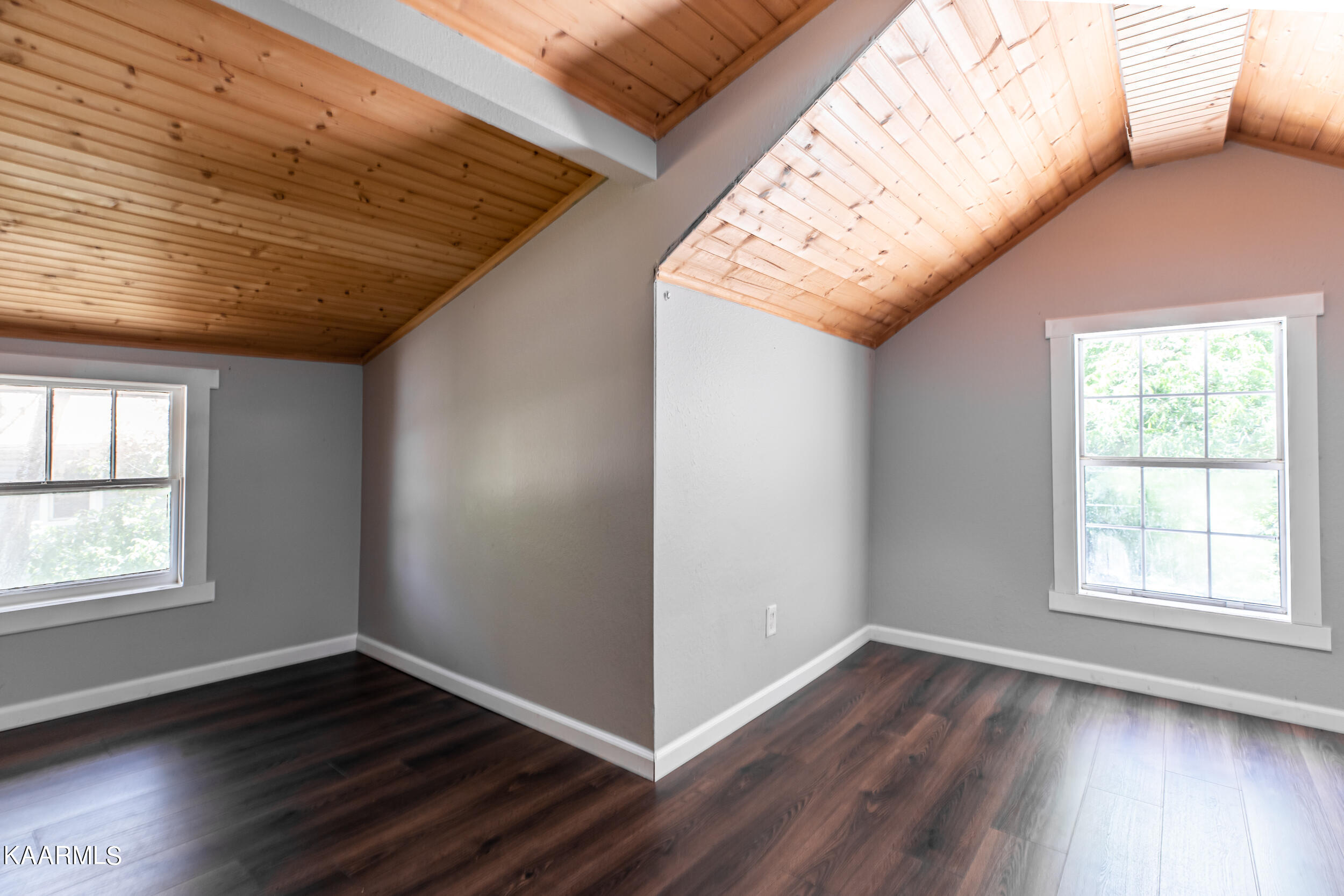 136 Bently Lane, LaFollette