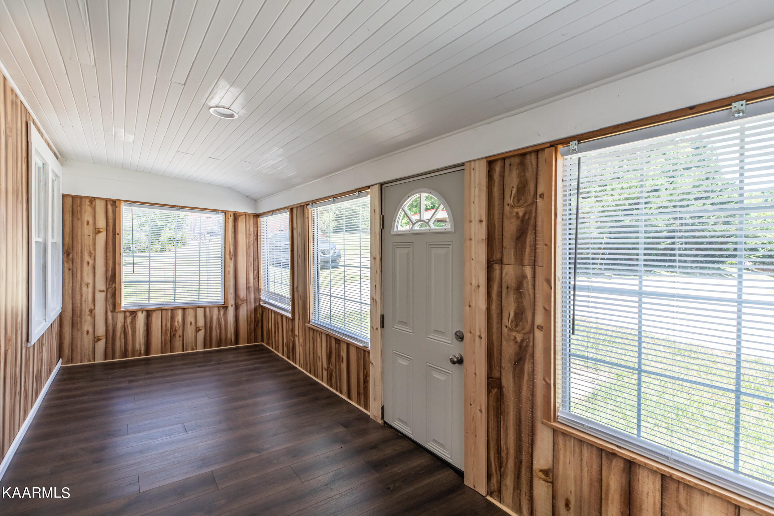 136 Bently Lane, LaFollette