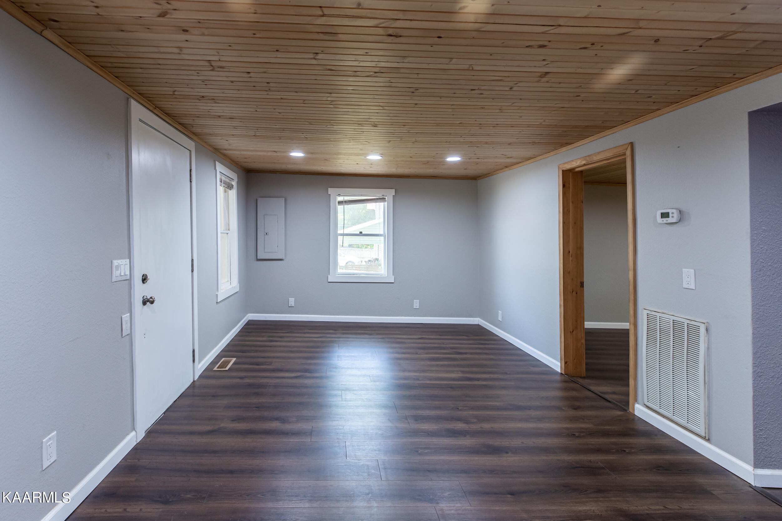 136 Bently Lane, LaFollette