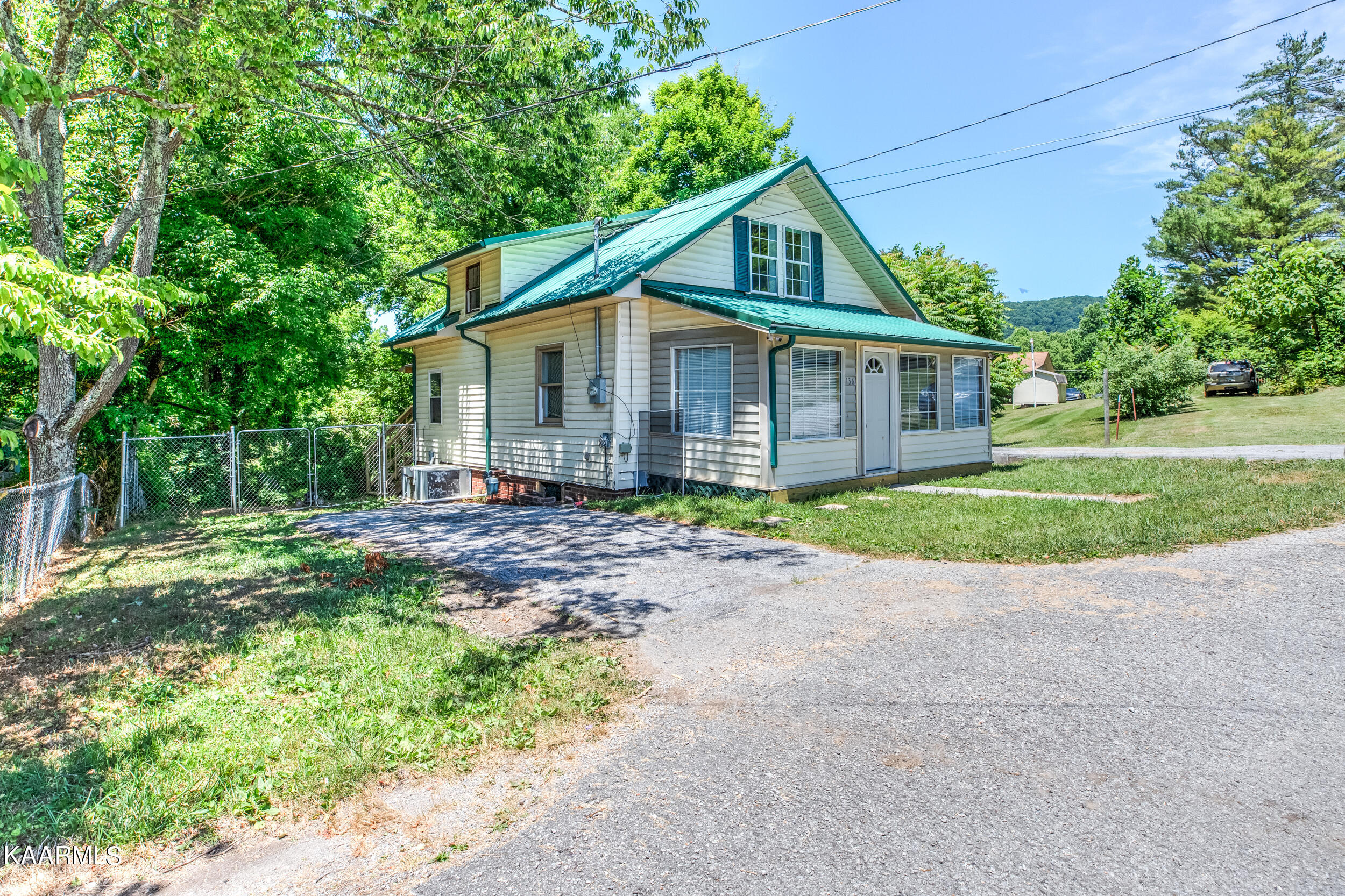 136 Bently Lane, LaFollette