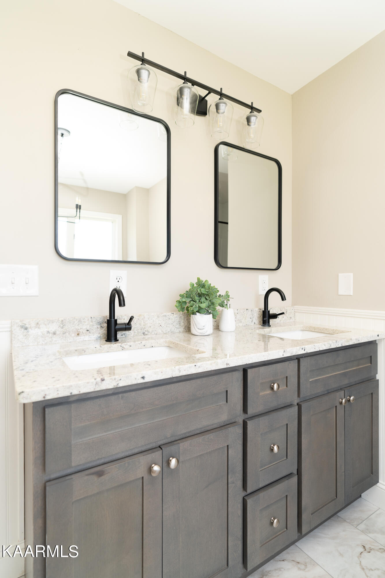 326 Middlesboro Rd, LaFollette