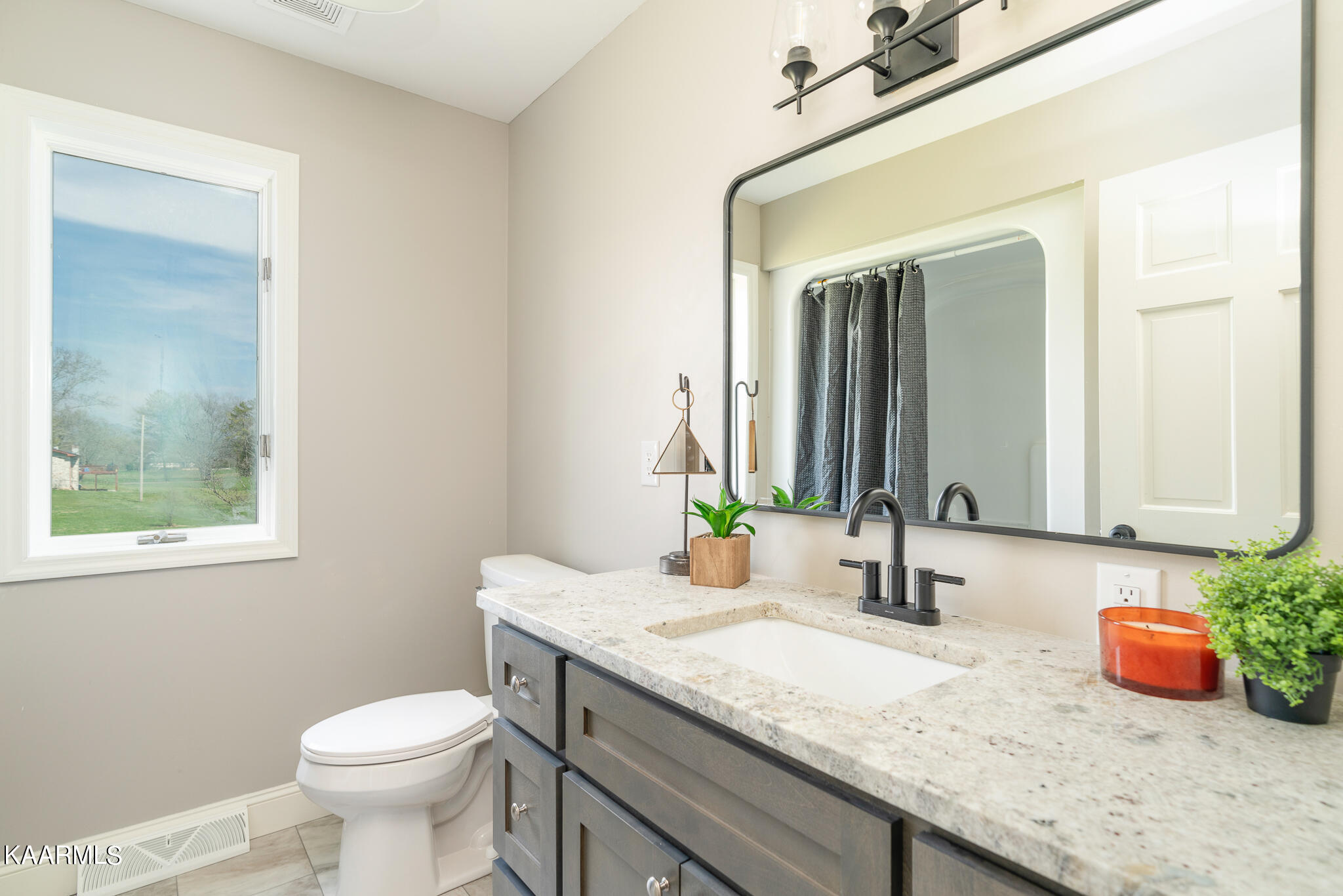 326 Middlesboro Rd, LaFollette