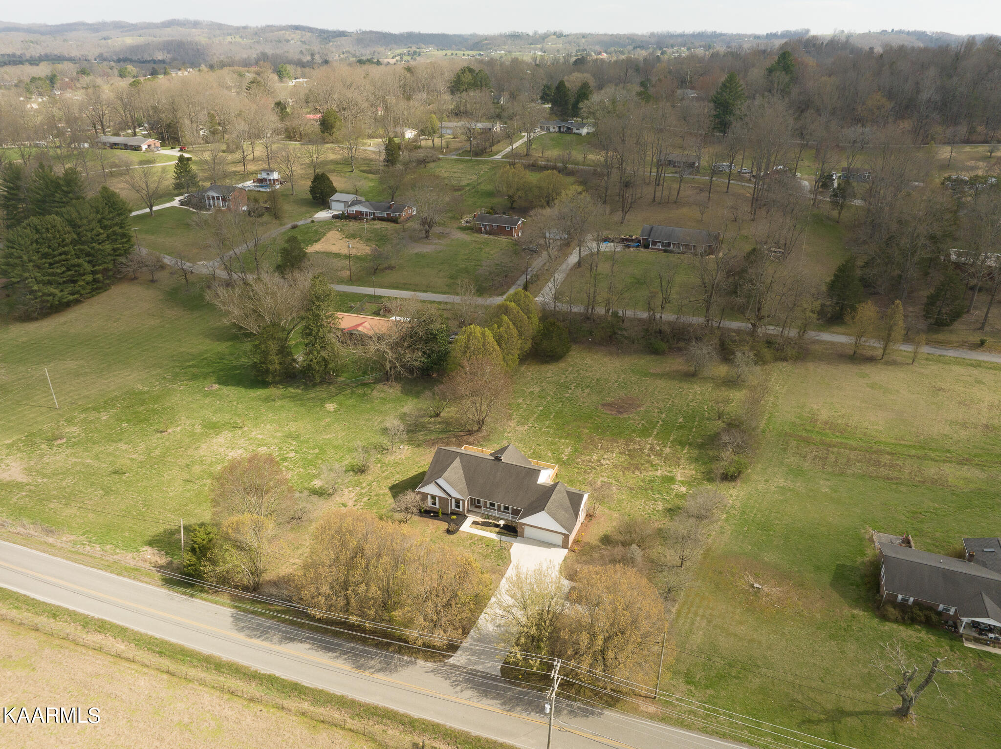 326 Middlesboro Rd, LaFollette