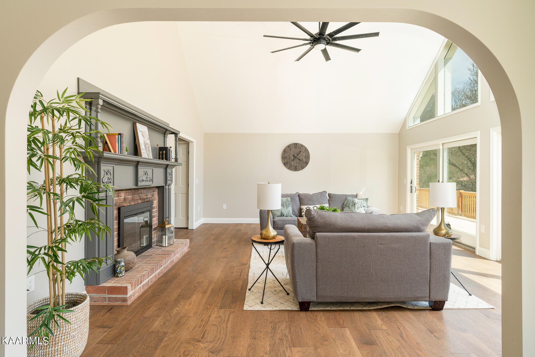 326 Middlesboro Rd, LaFollette