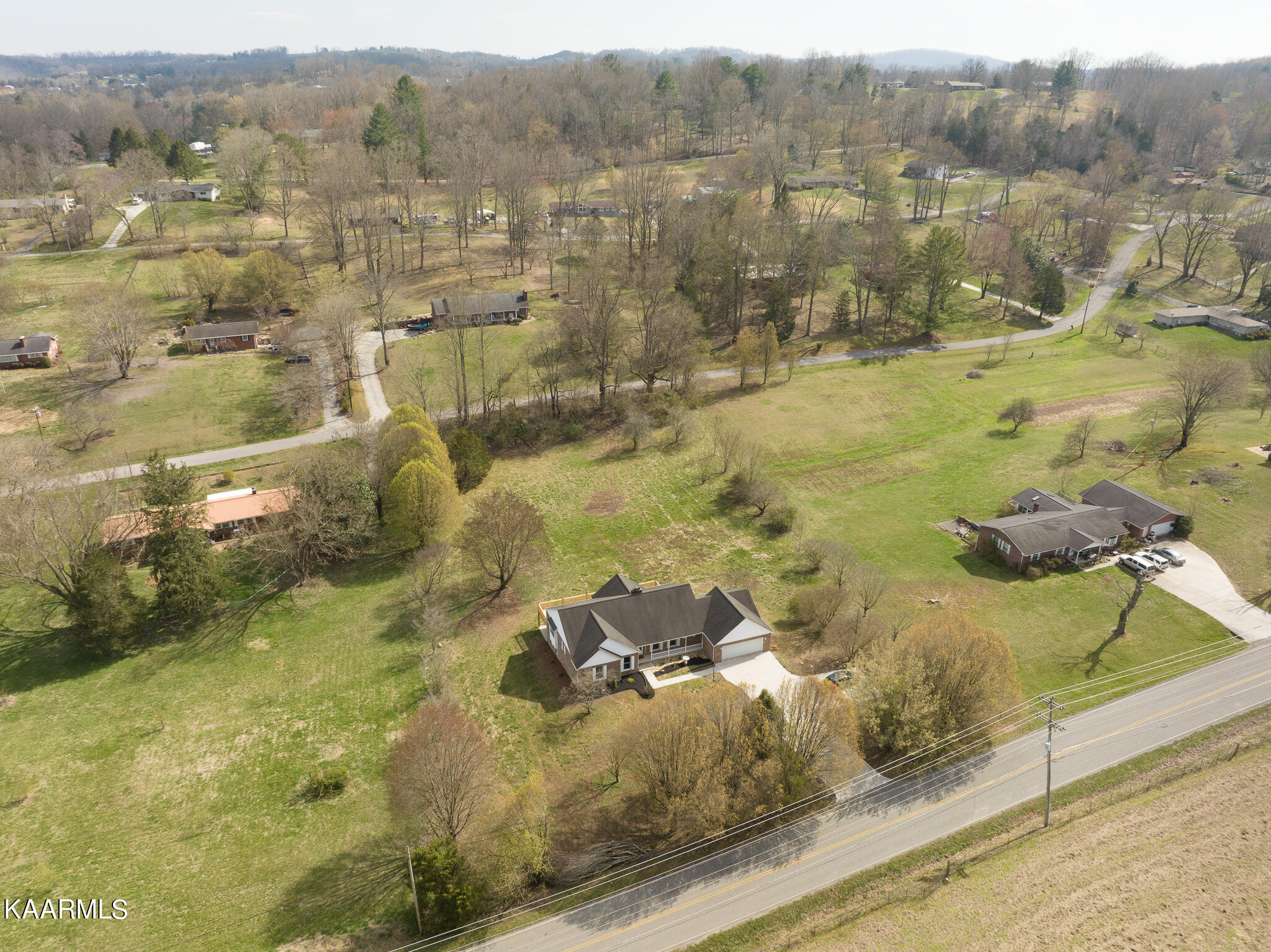 326 Middlesboro Rd, LaFollette