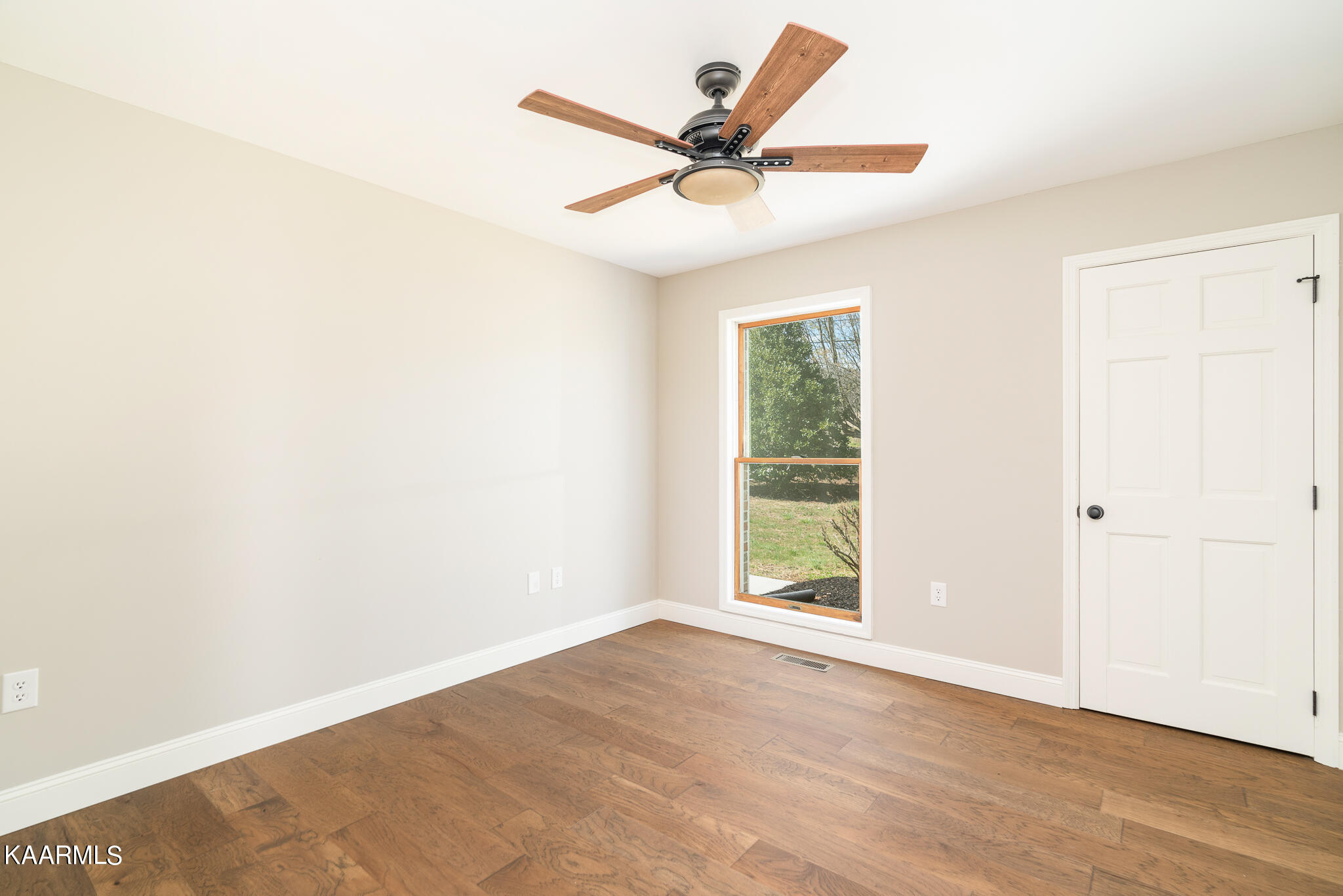 326 Middlesboro Rd, LaFollette