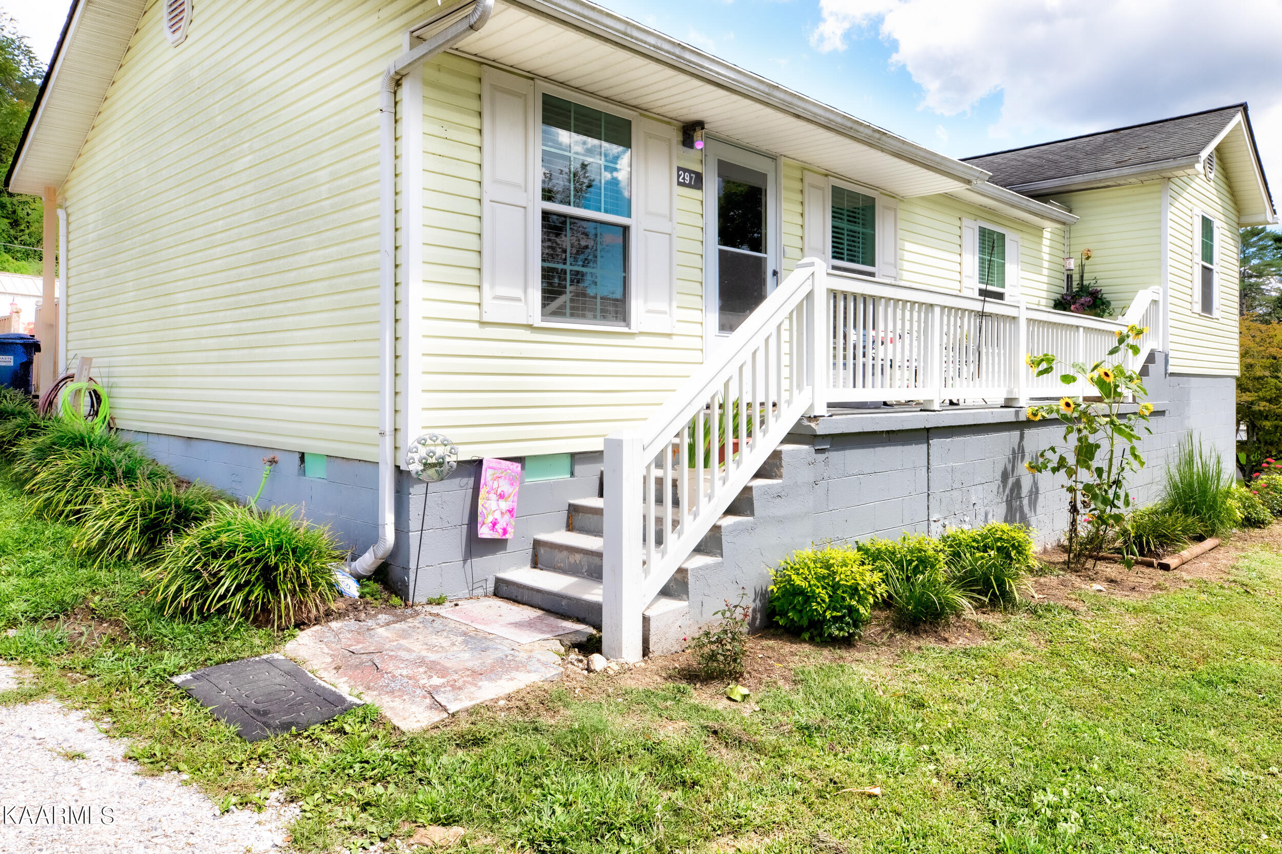 297 Lake Shore Lane, LaFollette