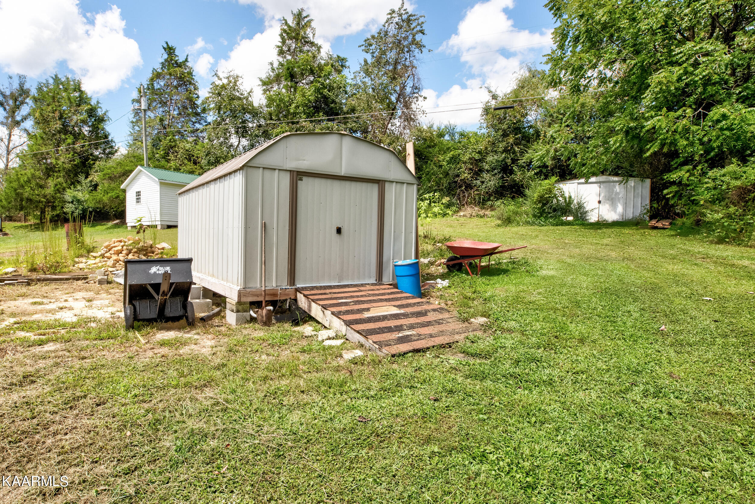 297 Lake Shore Lane, LaFollette