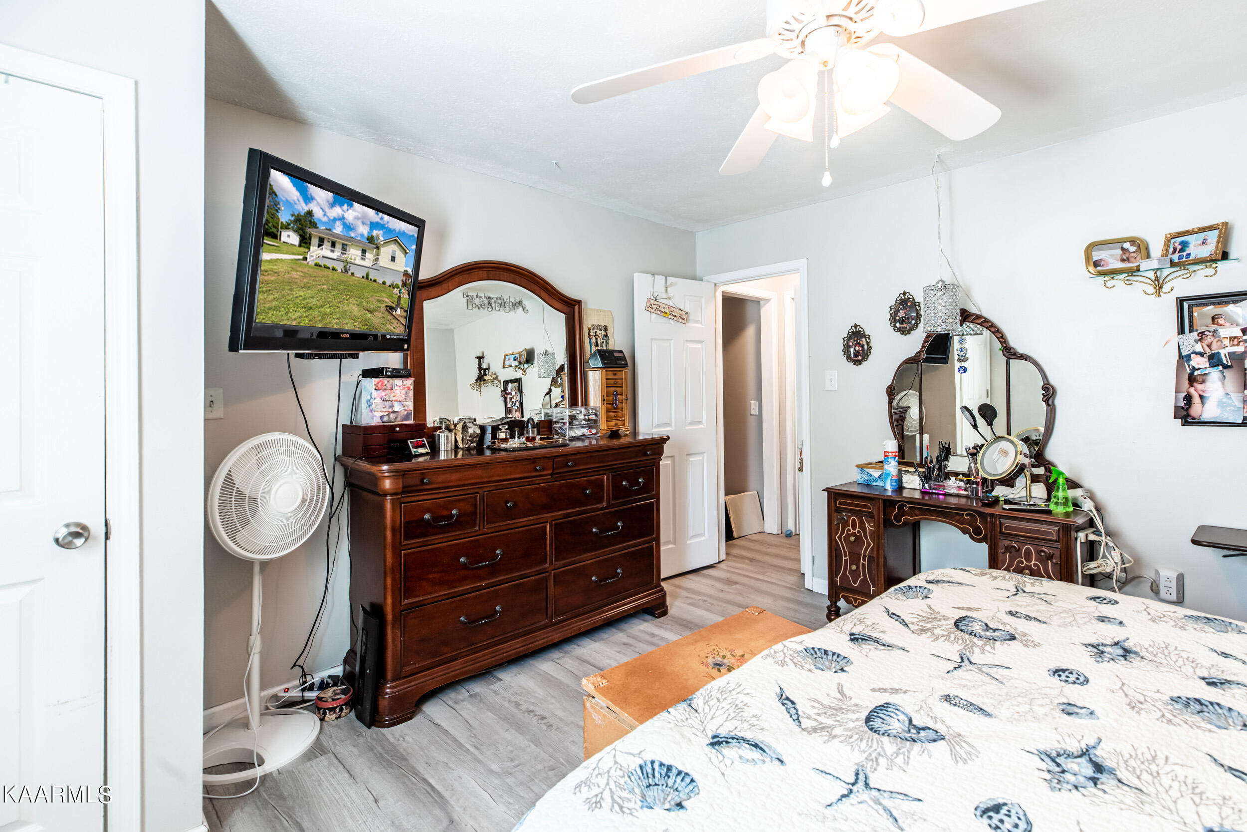 297 Lake Shore Lane, LaFollette