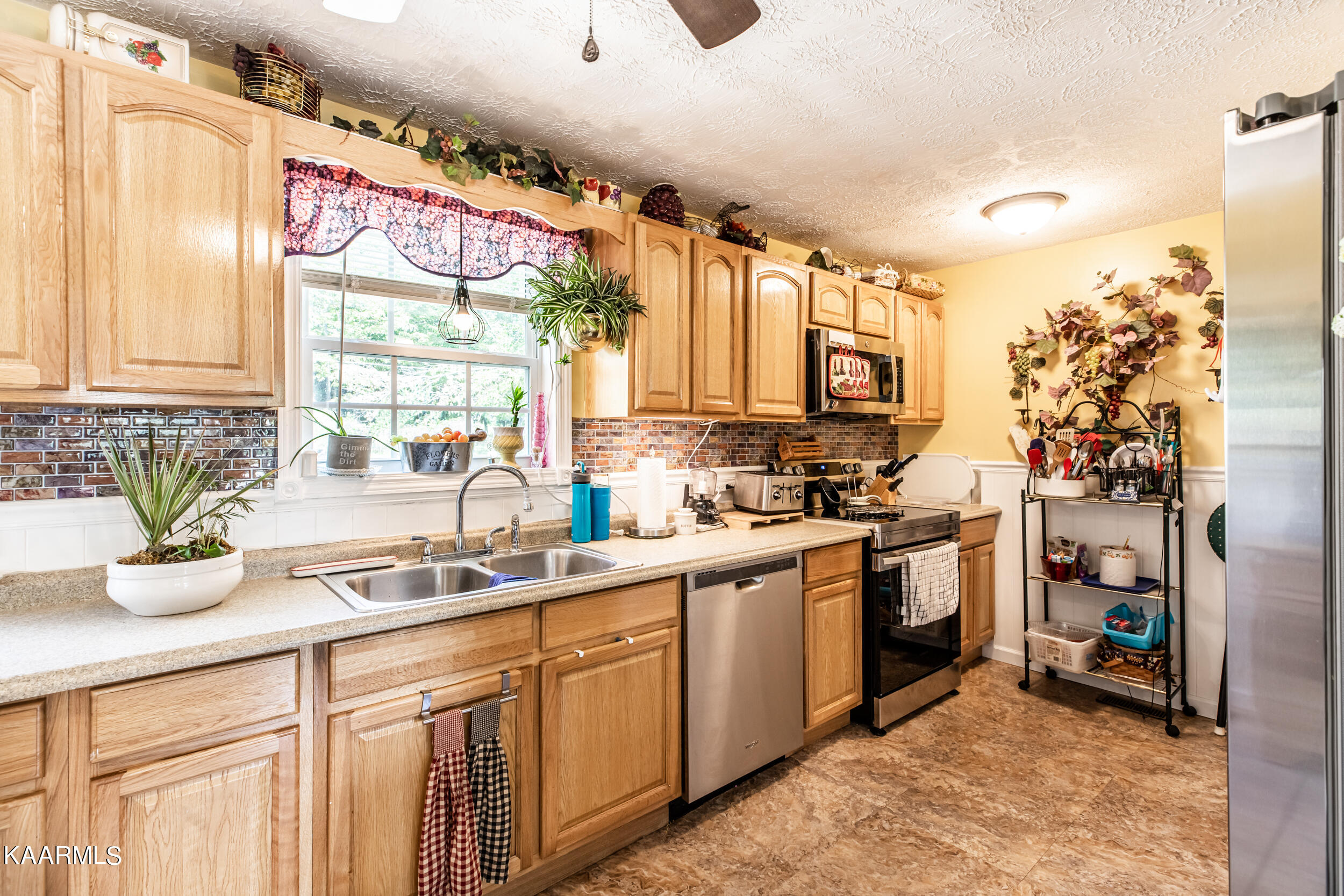 297 Lake Shore Lane, LaFollette