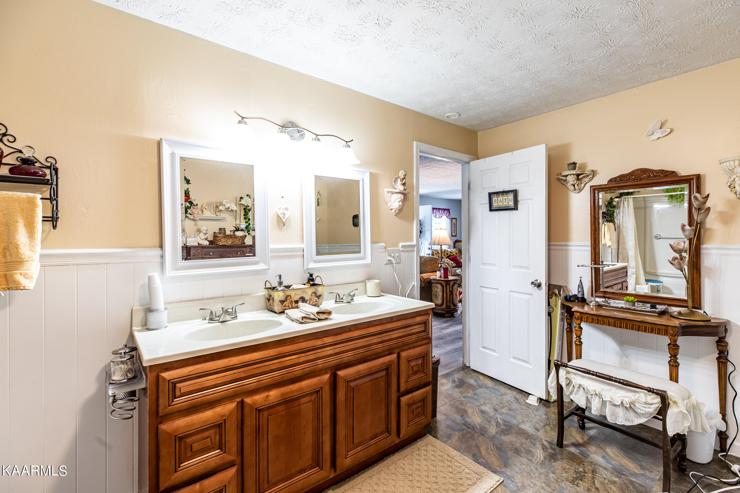 297 Lake Shore Lane, LaFollette