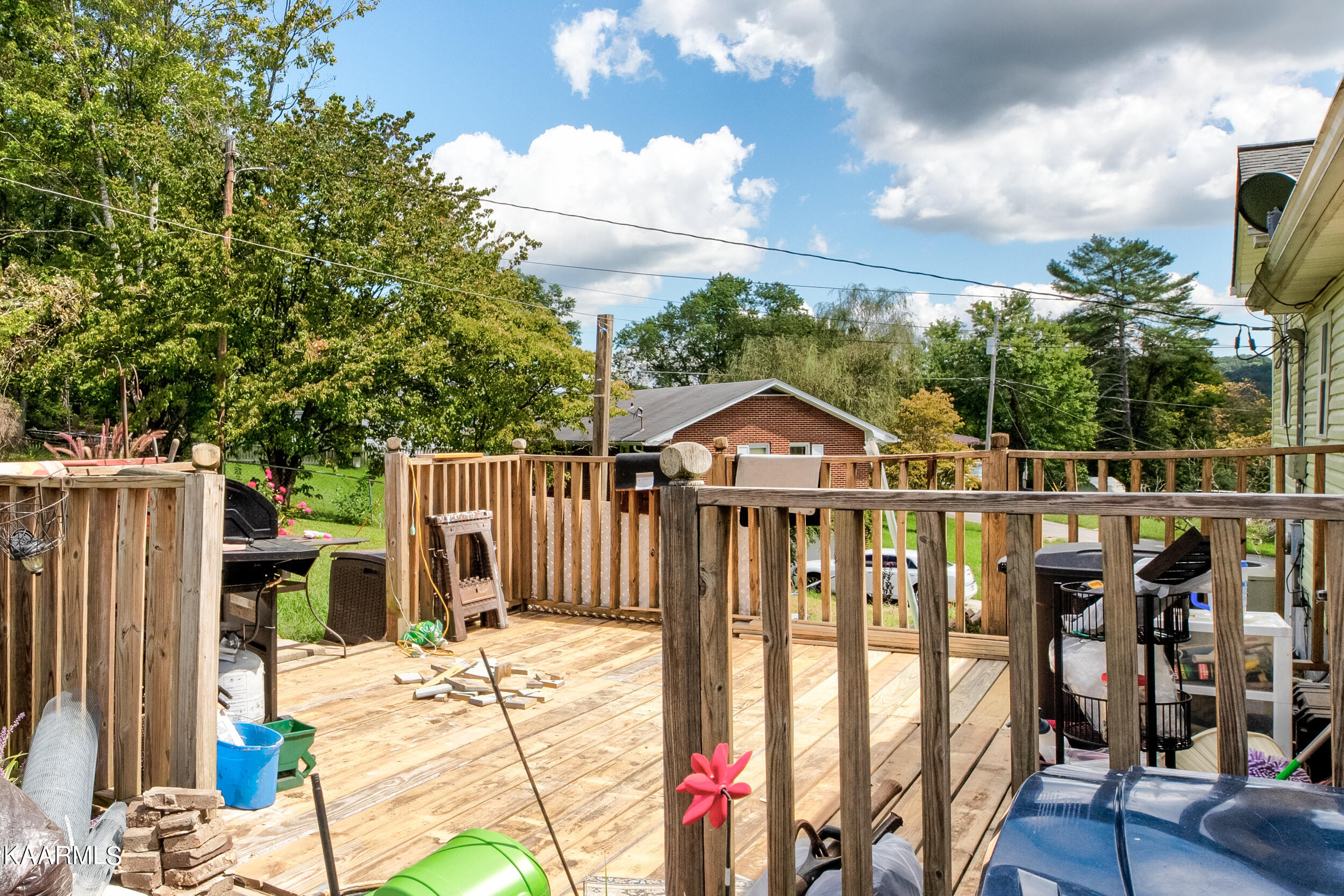 297 Lake Shore Lane, LaFollette