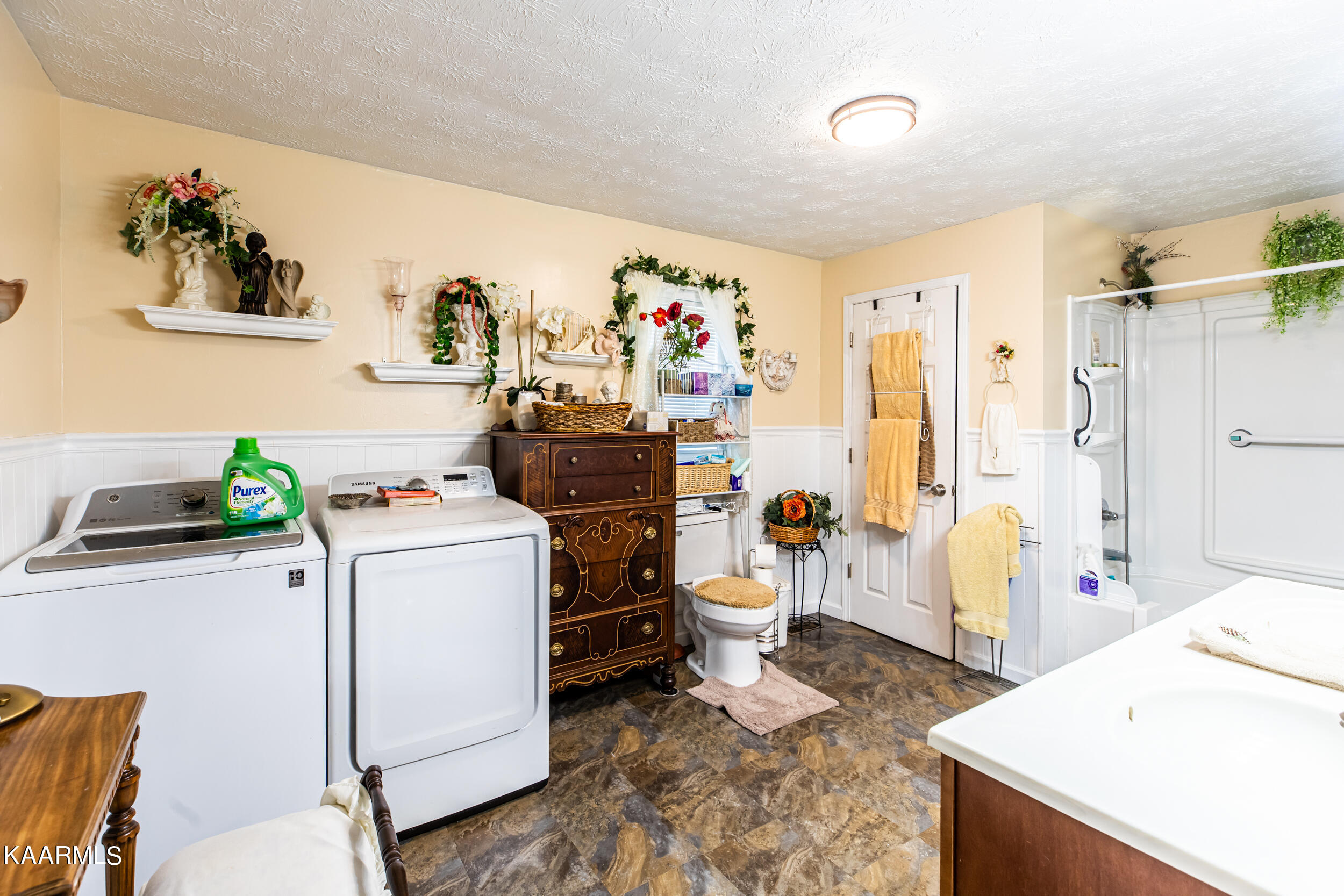 297 Lake Shore Lane, LaFollette