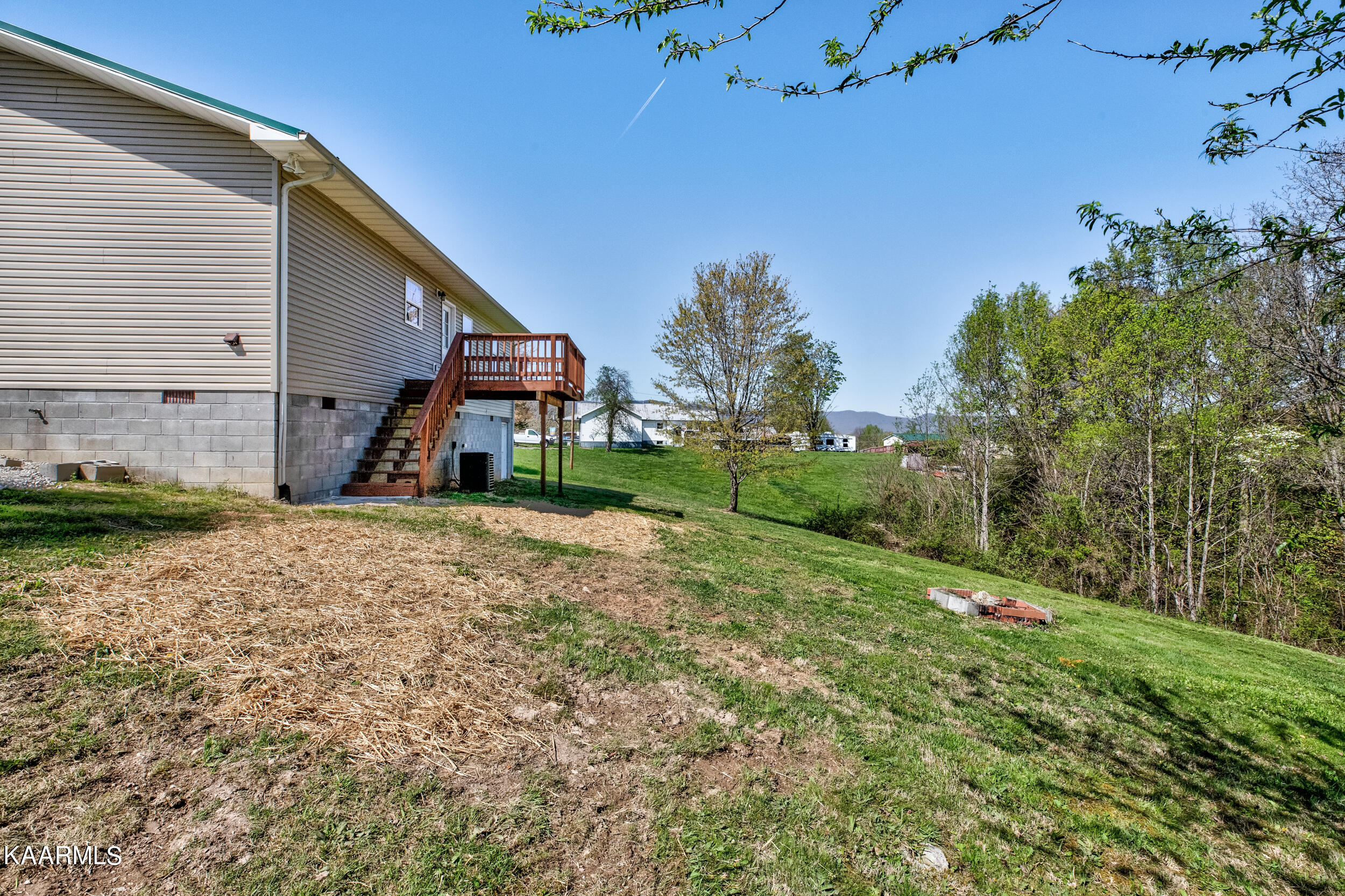 768 Coolidge Rd, LaFollette