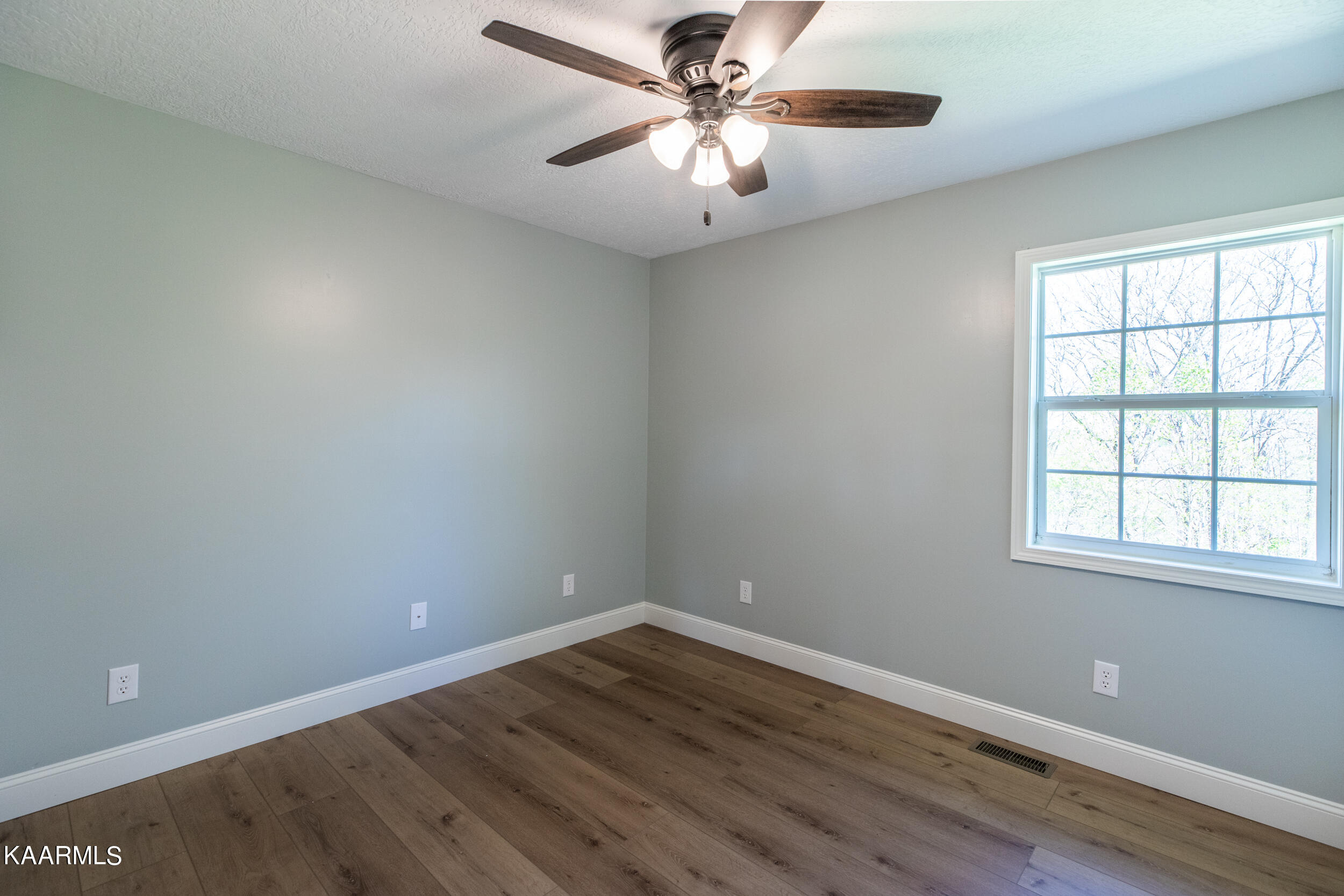 768 Coolidge Rd, LaFollette