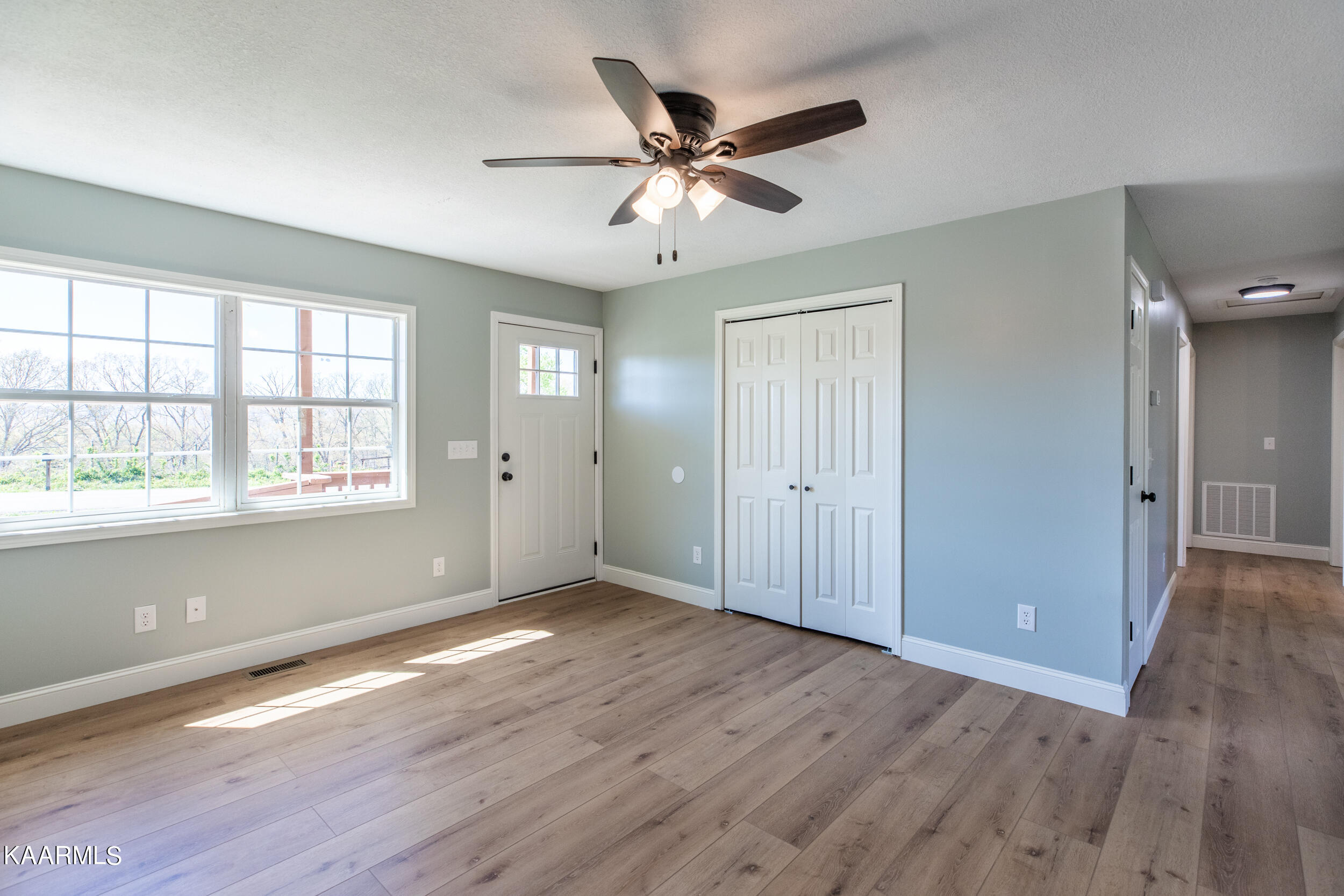 768 Coolidge Rd, LaFollette