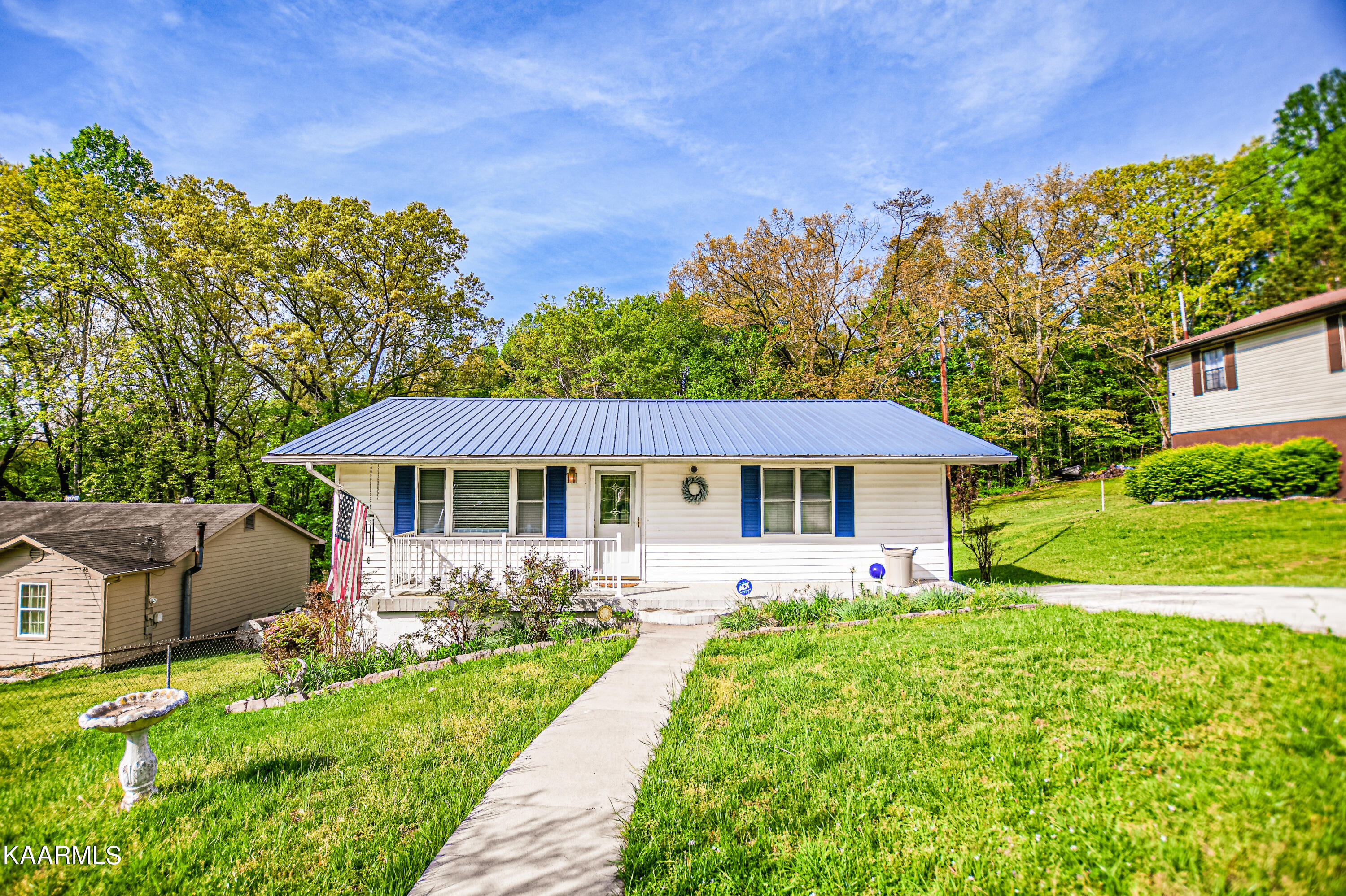 808 S 17th St, LaFollette