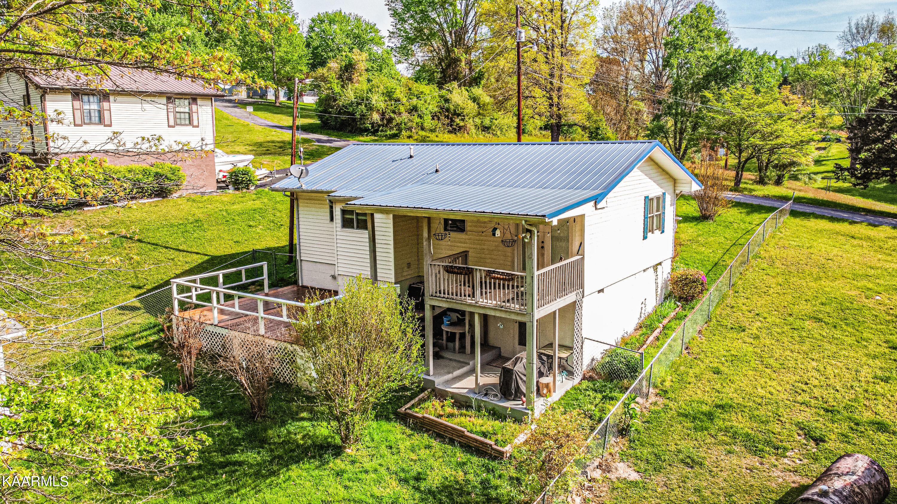 808 S 17th St, LaFollette