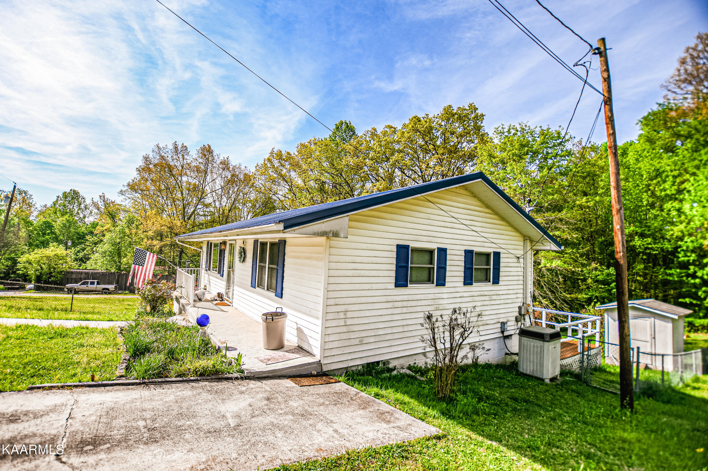 808 S 17th St, LaFollette