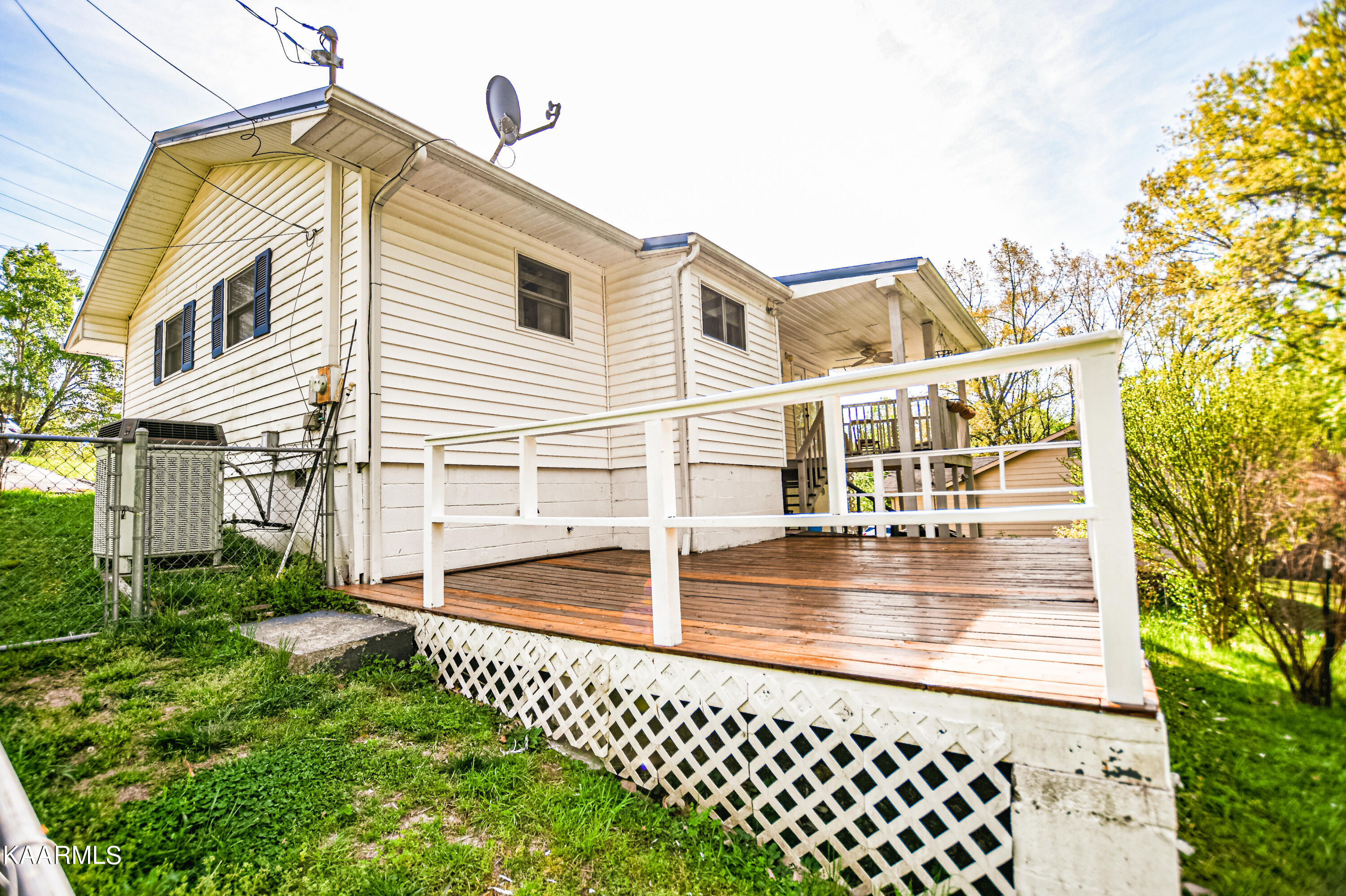 808 S 17th St, LaFollette