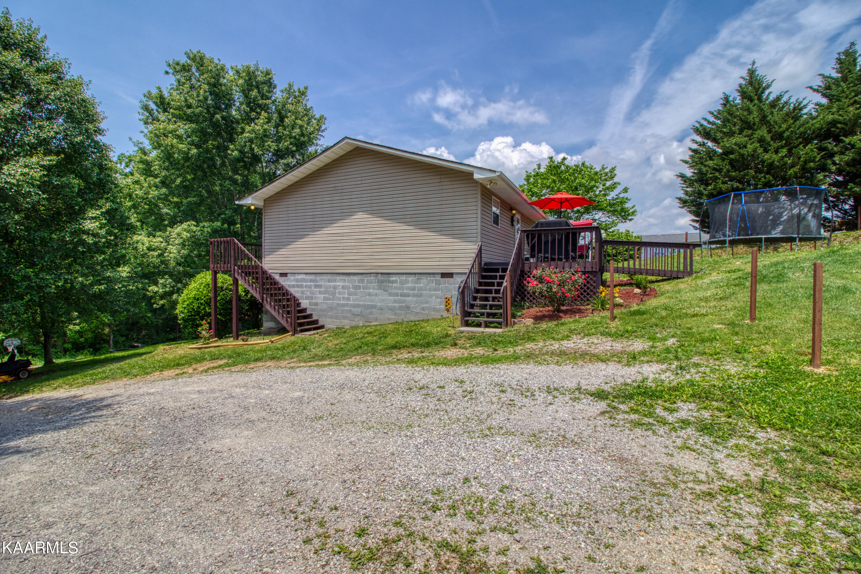 205 Wills Lane, LaFollette