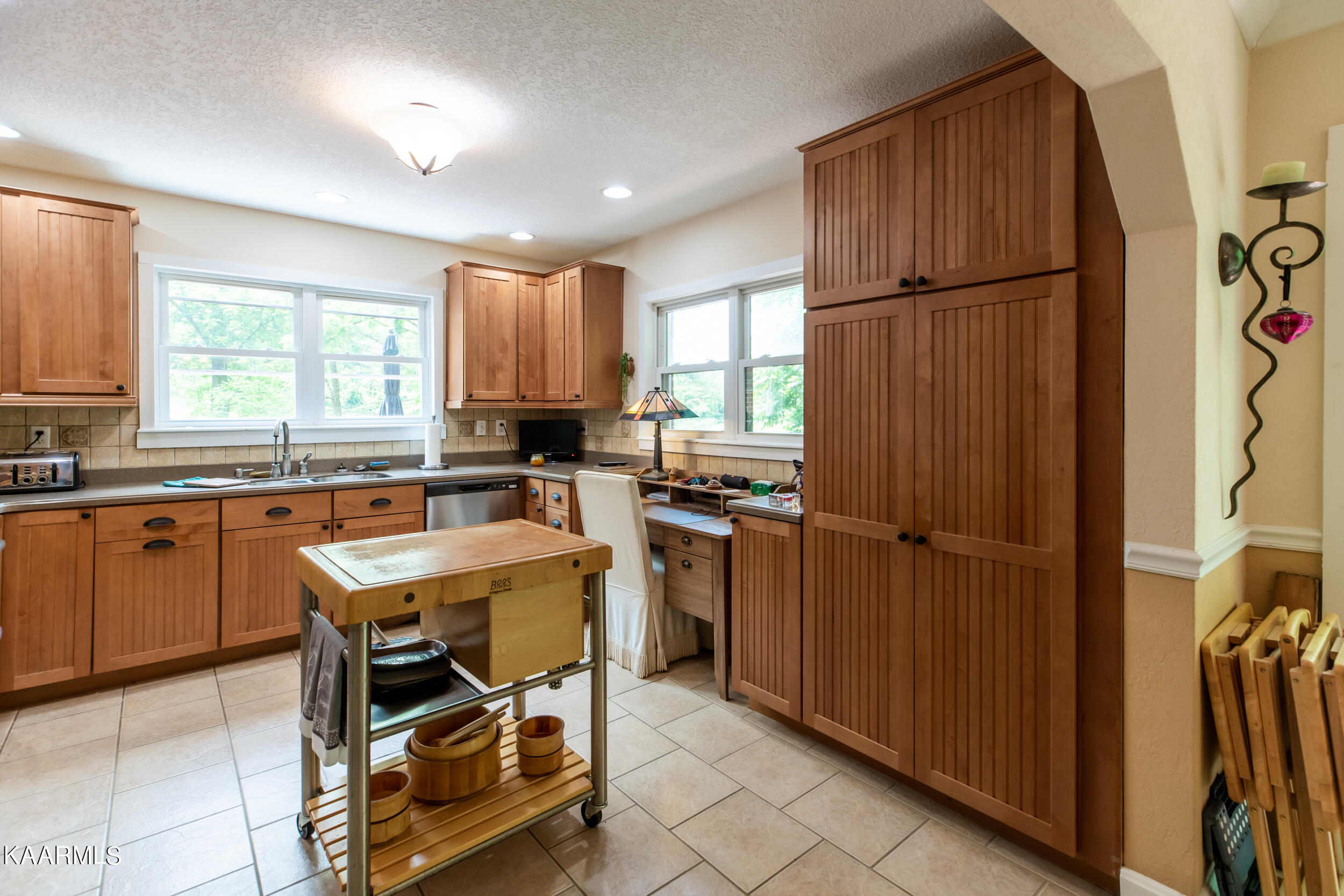 219 King Lane, LaFollette