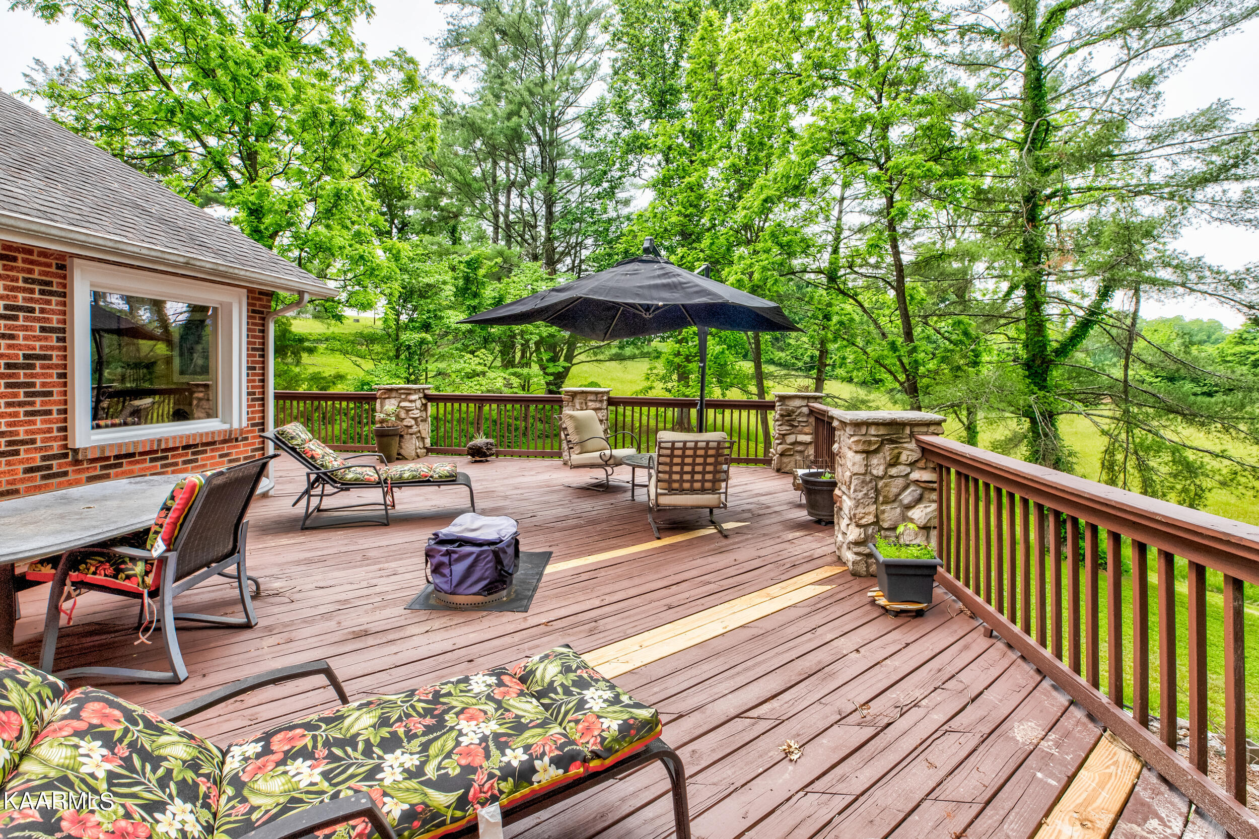 219 King Lane, LaFollette