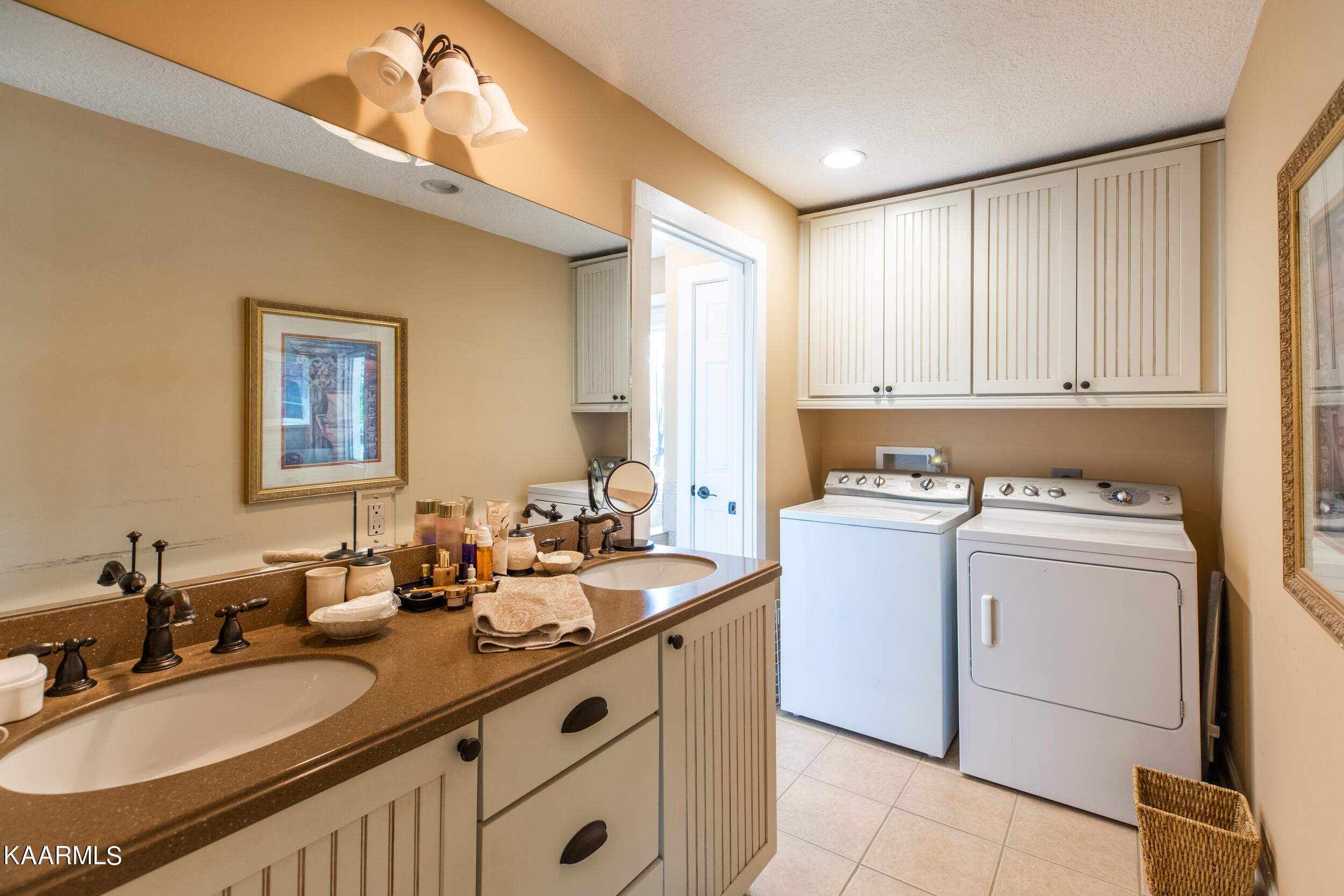 219 King Lane, LaFollette