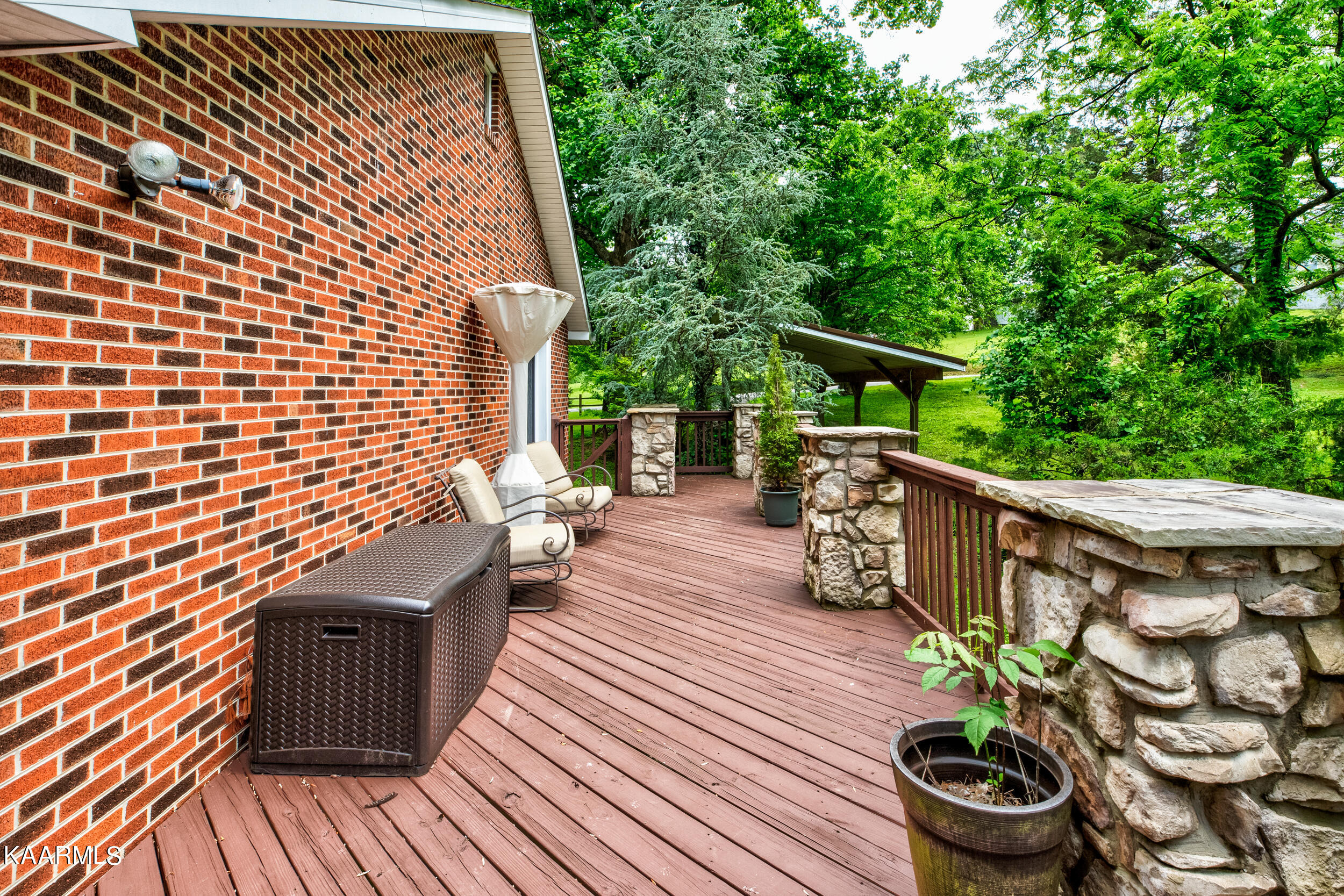 219 King Lane, LaFollette