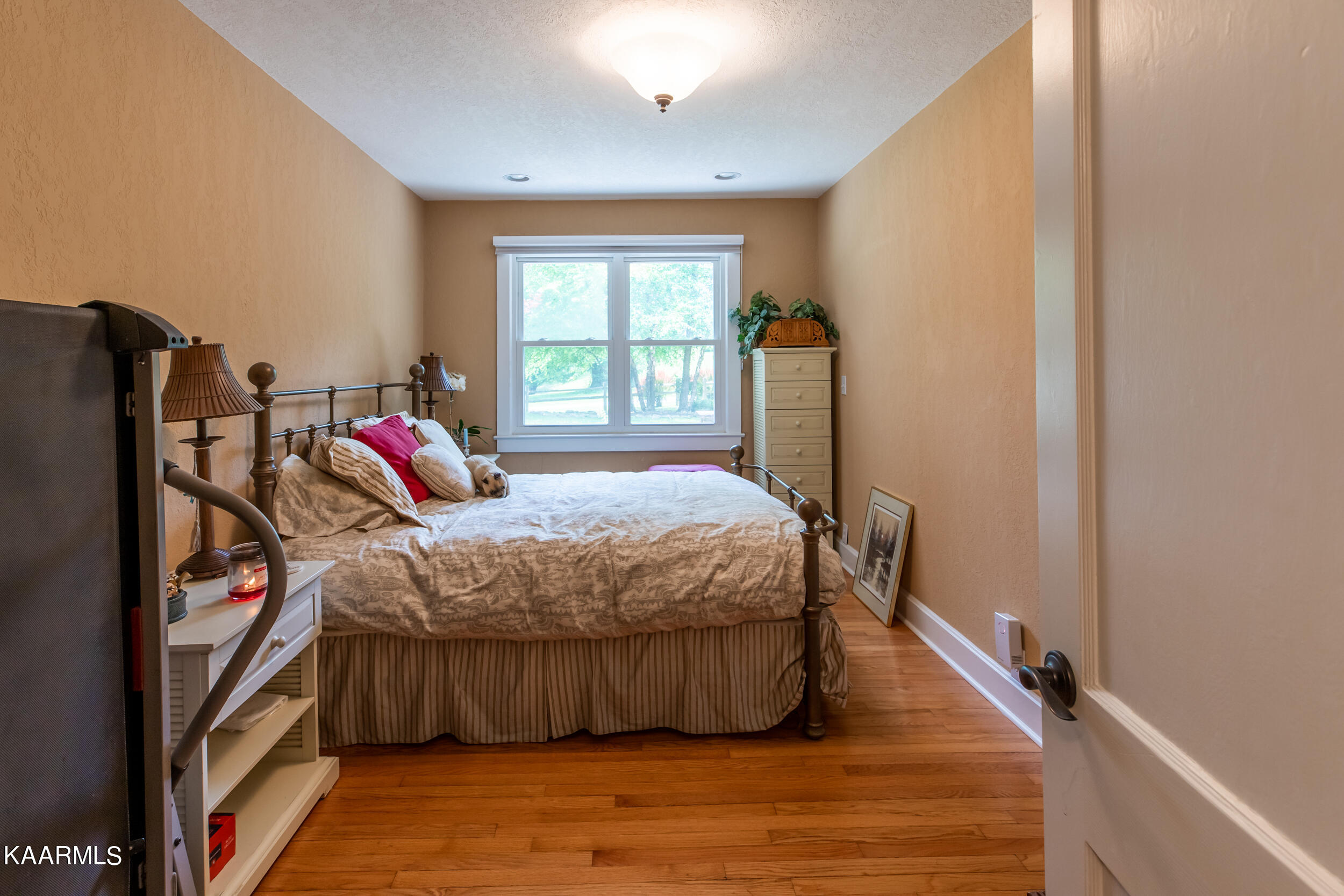 219 King Lane, LaFollette