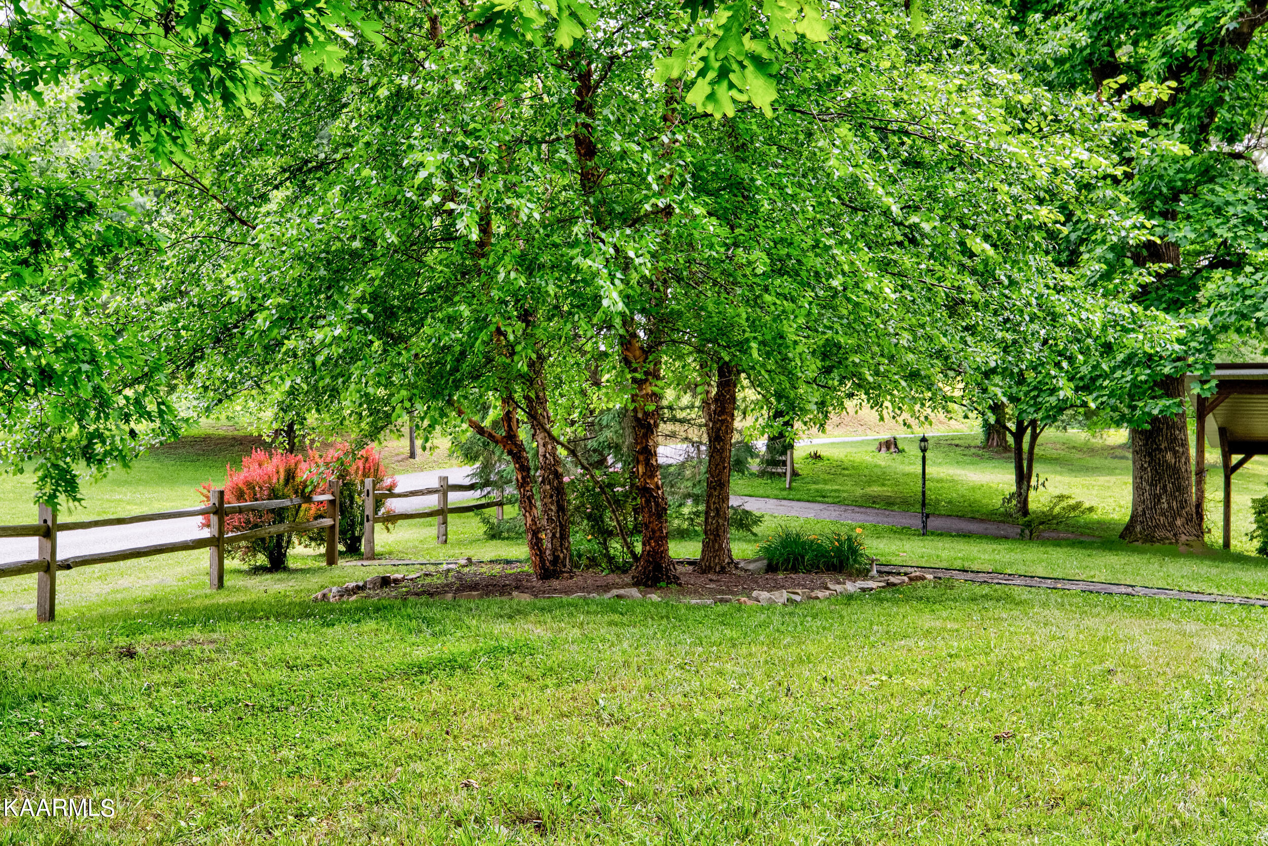 219 King Lane, LaFollette