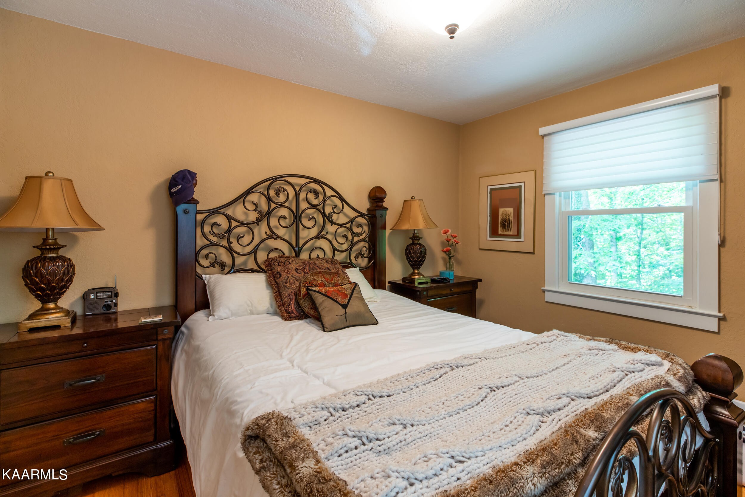 219 King Lane, LaFollette