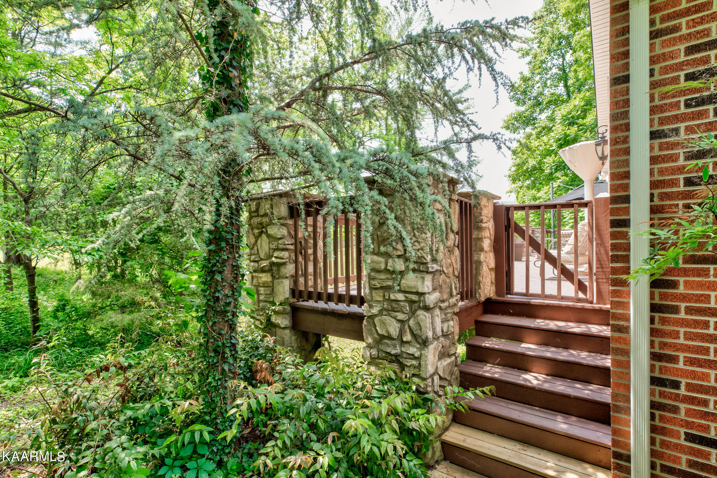 219 King Lane, LaFollette