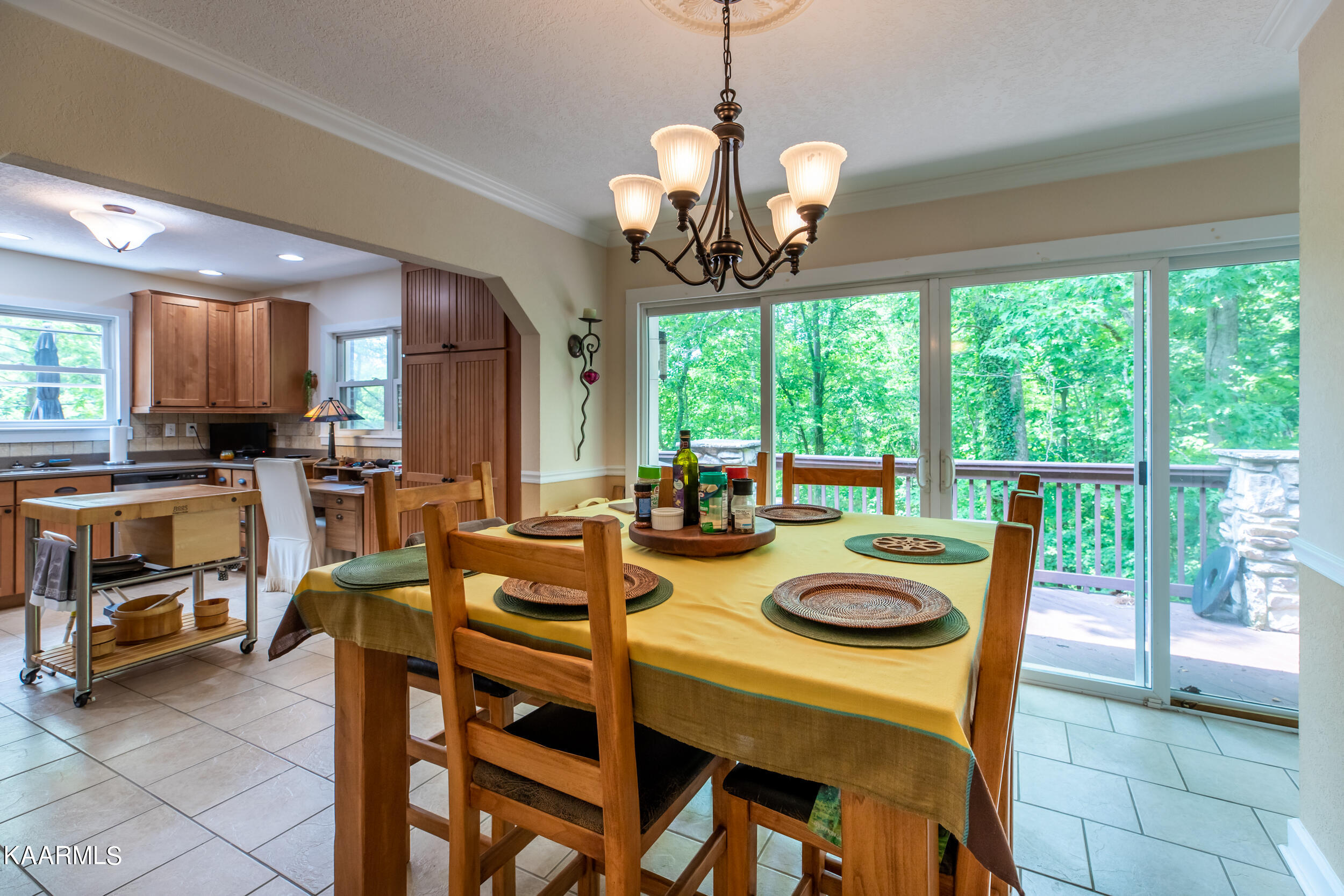 219 King Lane, LaFollette