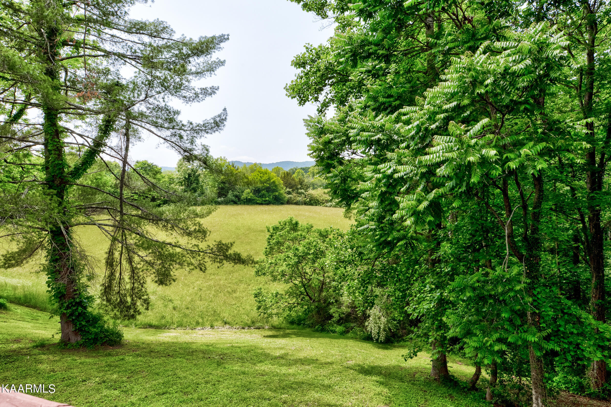 219 King Lane, LaFollette