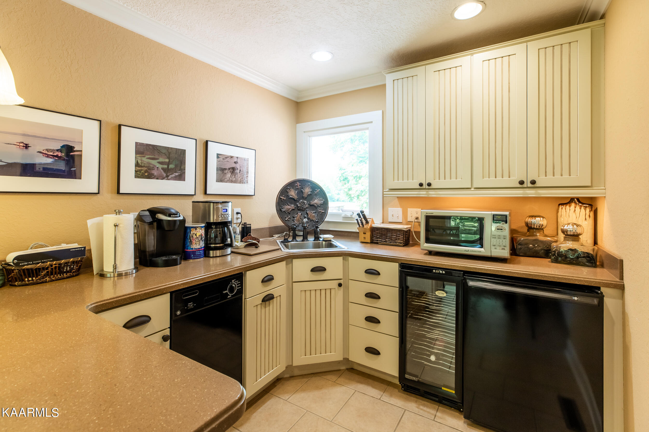 219 King Lane, LaFollette