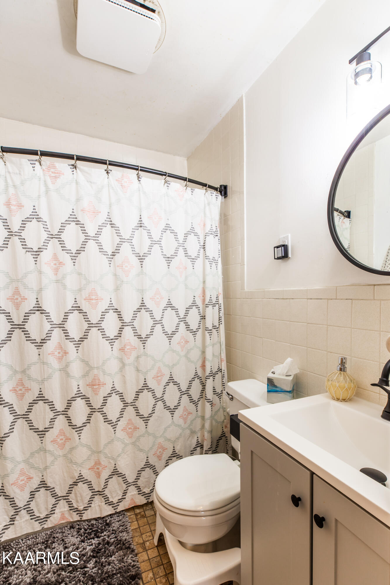 1114 W Walden St, LaFollette