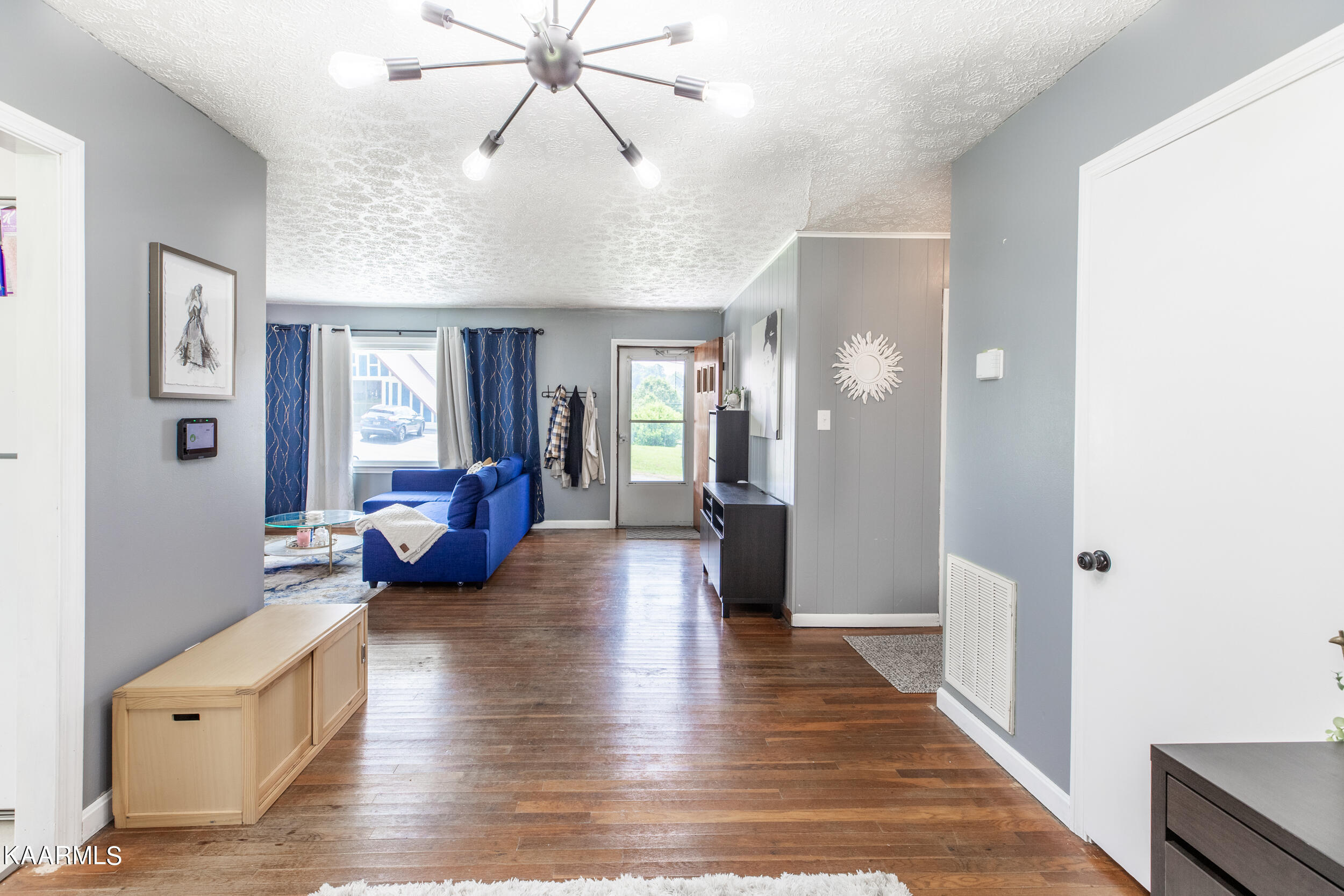 1114 W Walden St, LaFollette