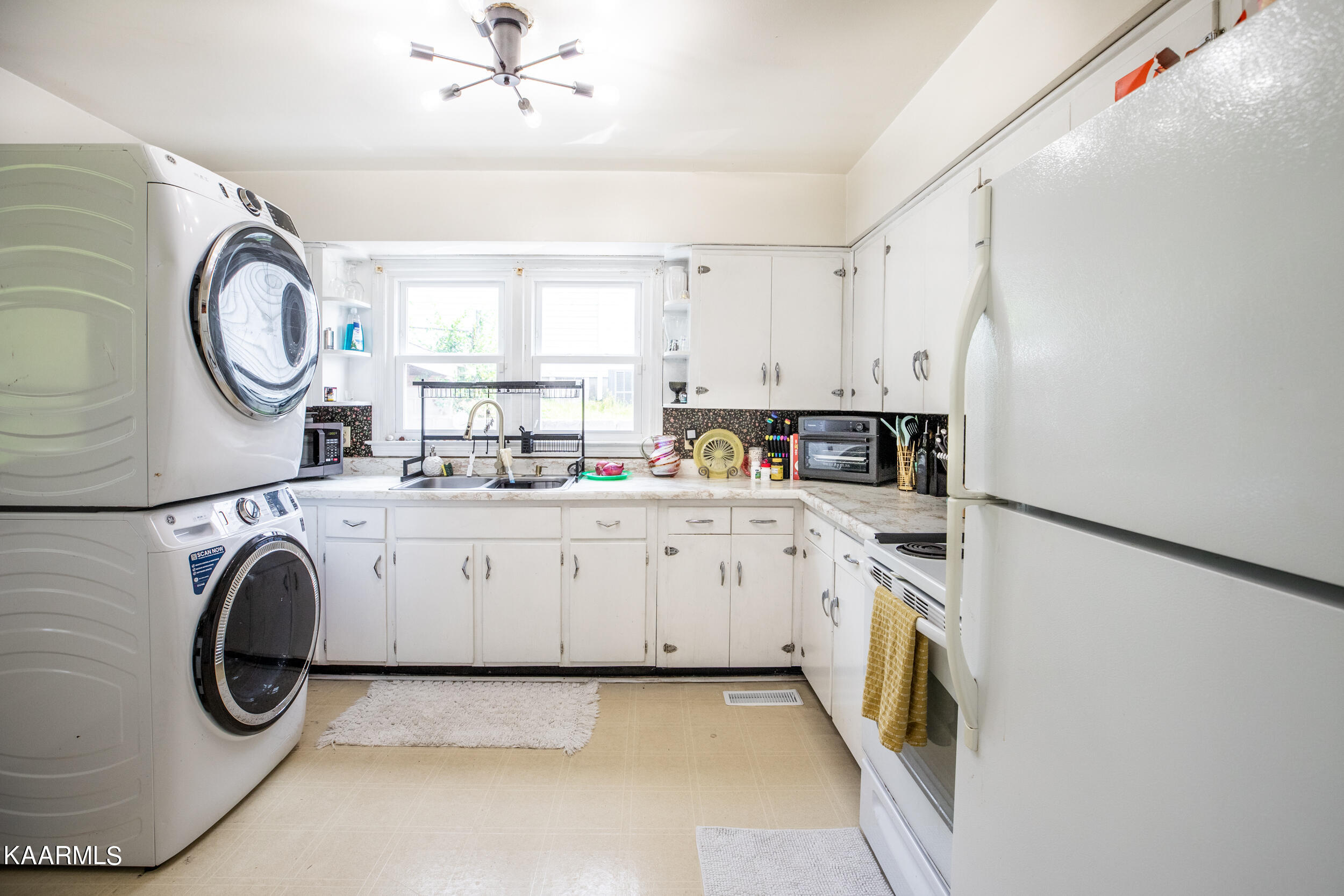 1114 W Walden St, LaFollette