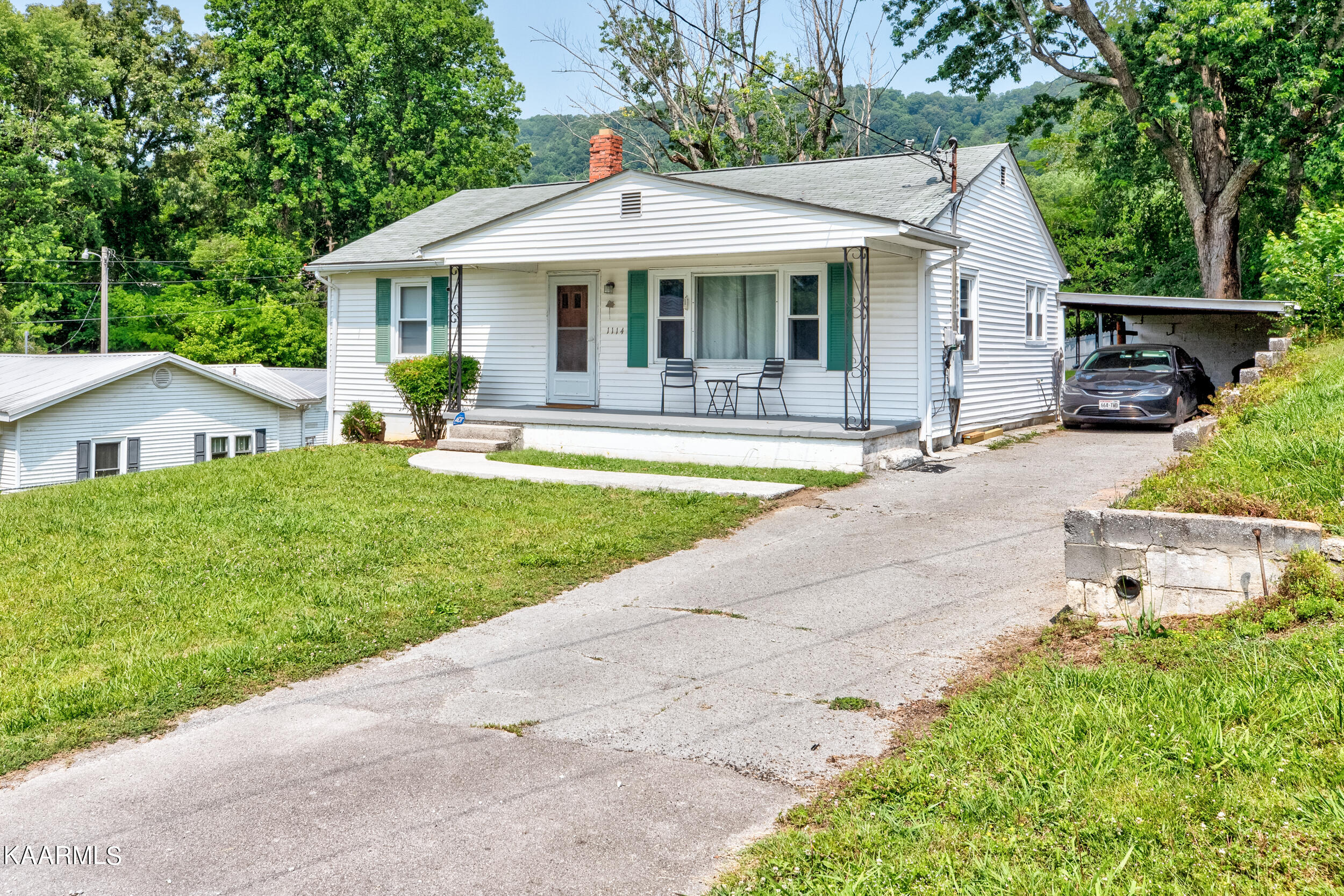 1114 W Walden St, LaFollette