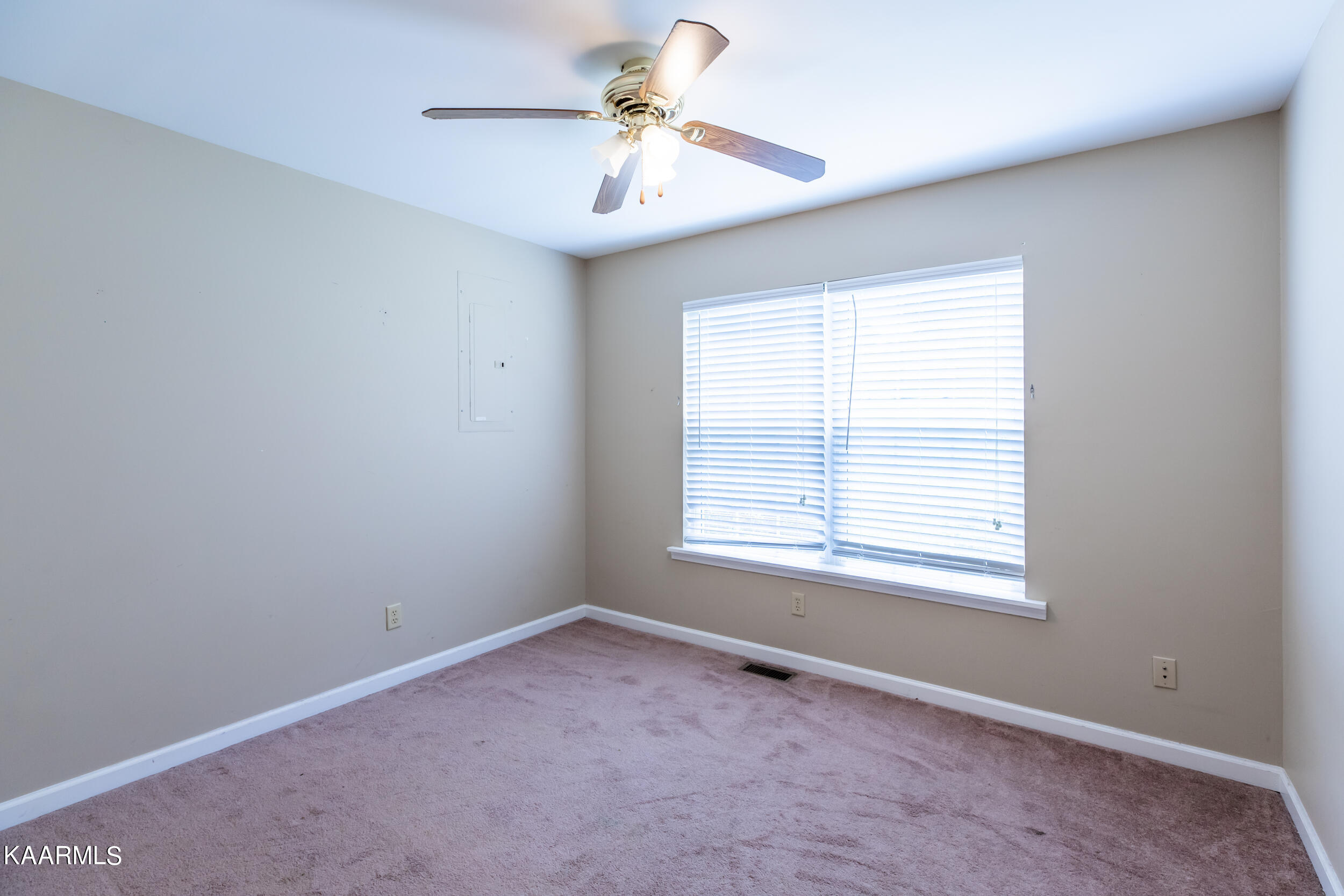 117 Regan Lane, LaFollette