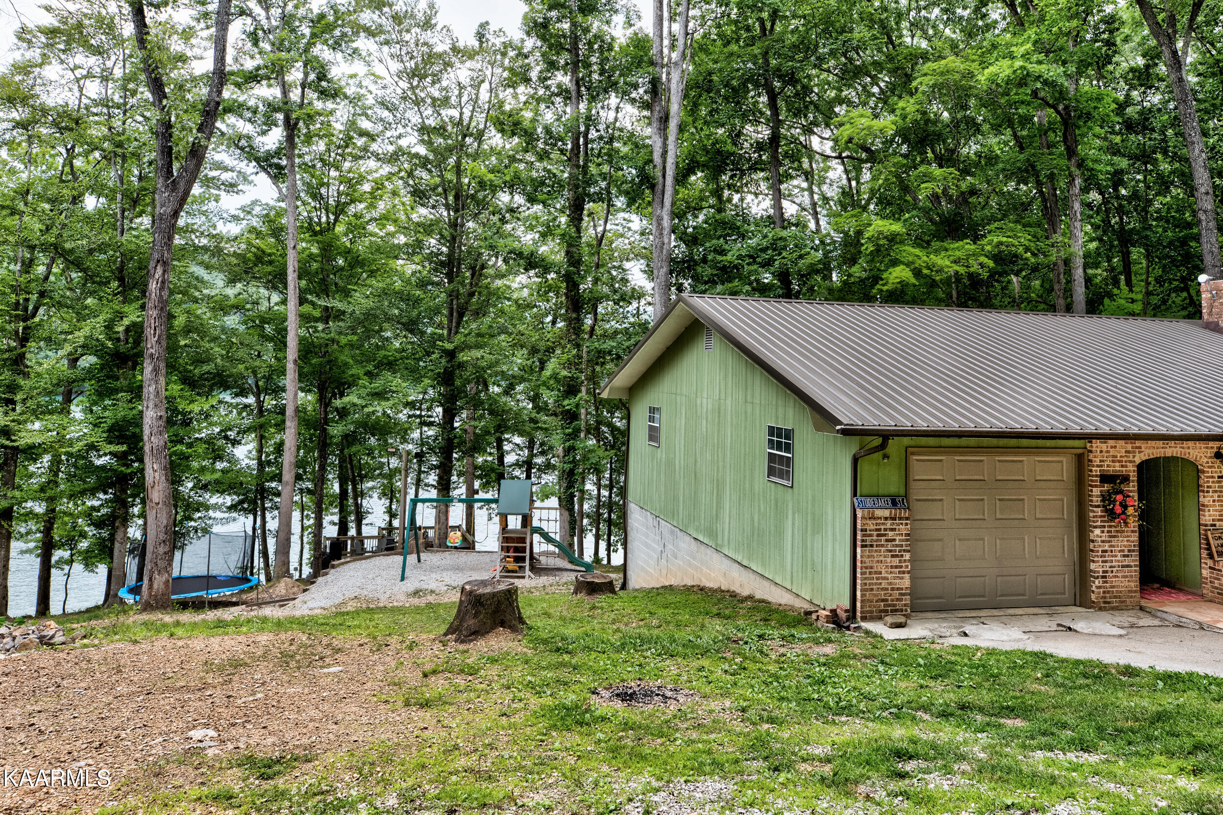 124 Dunrovin Lane
