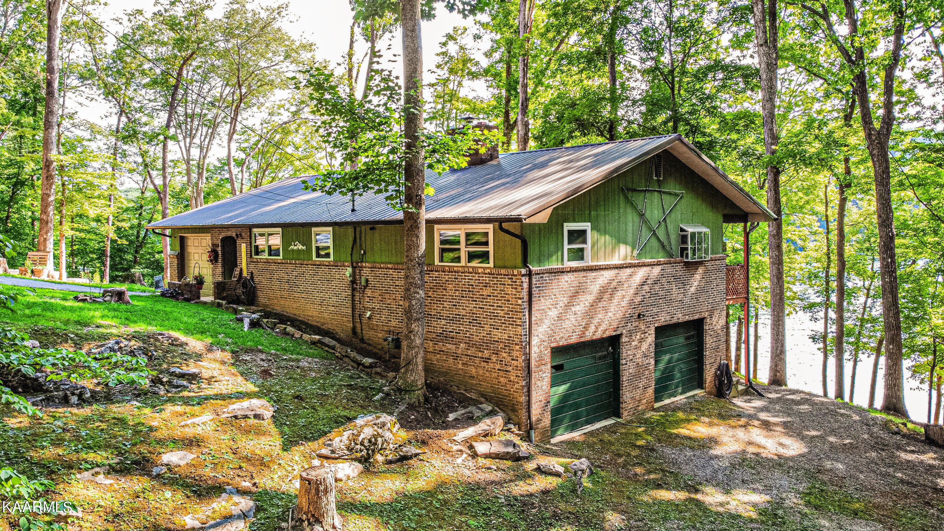 124 Dunrovin Lane