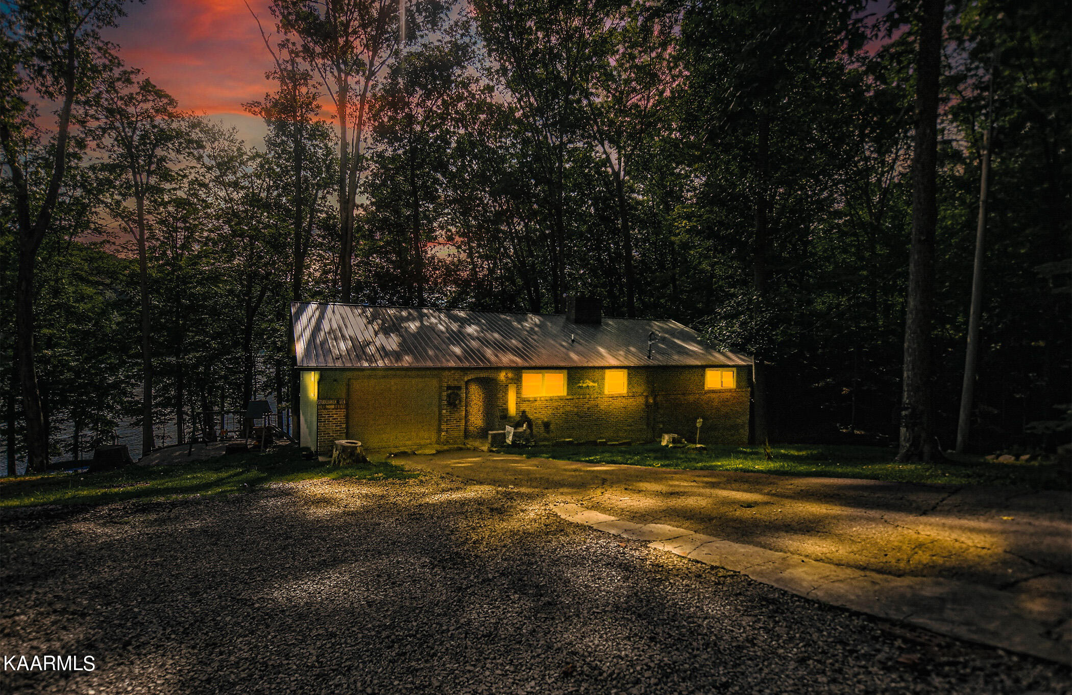 124 Dunrovin Lane