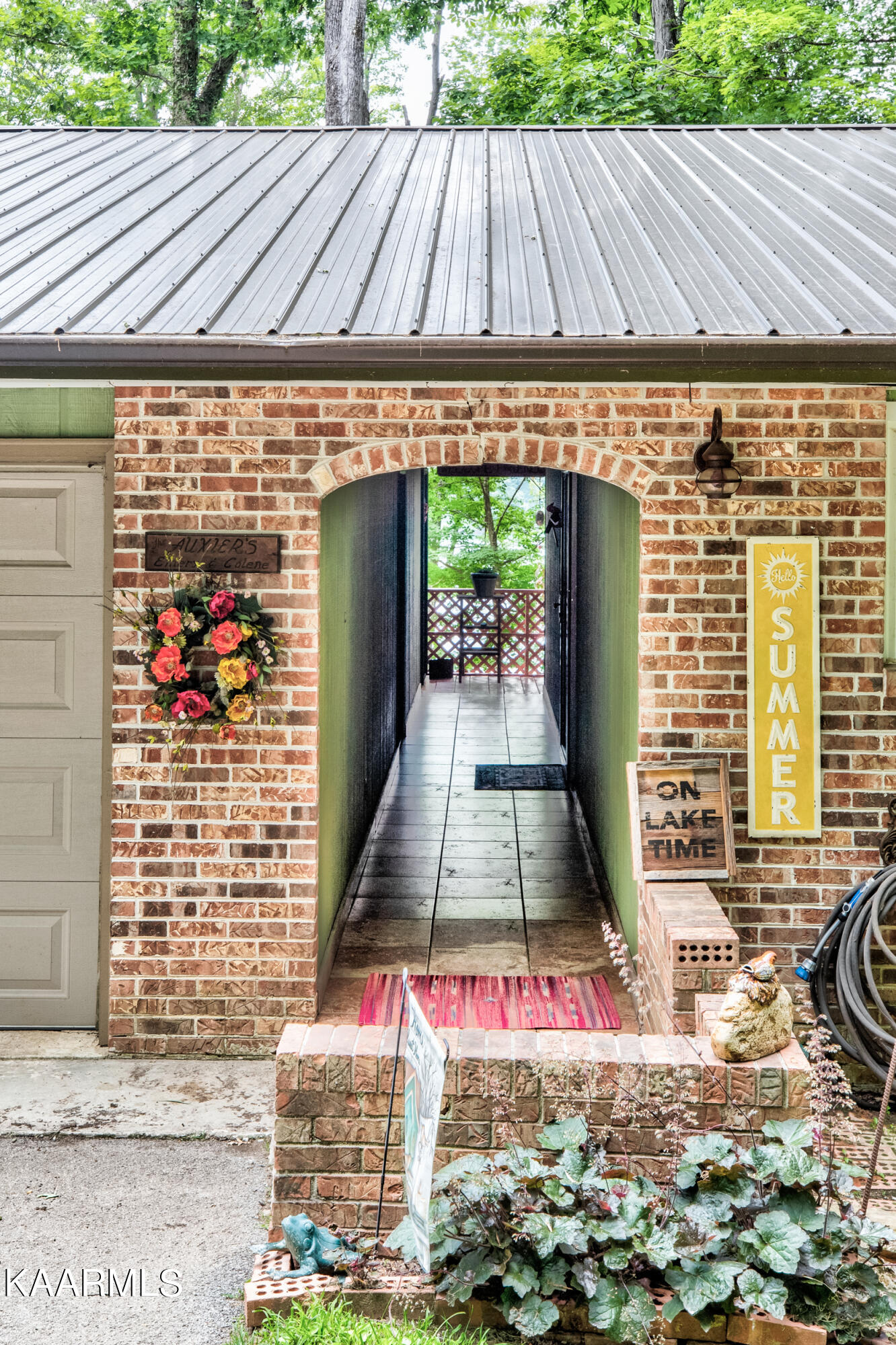124 Dunrovin Lane