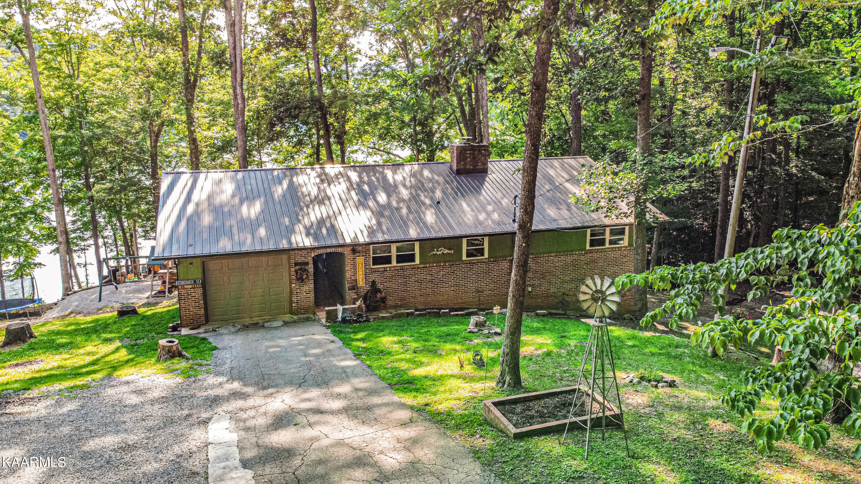 124 Dunrovin Lane