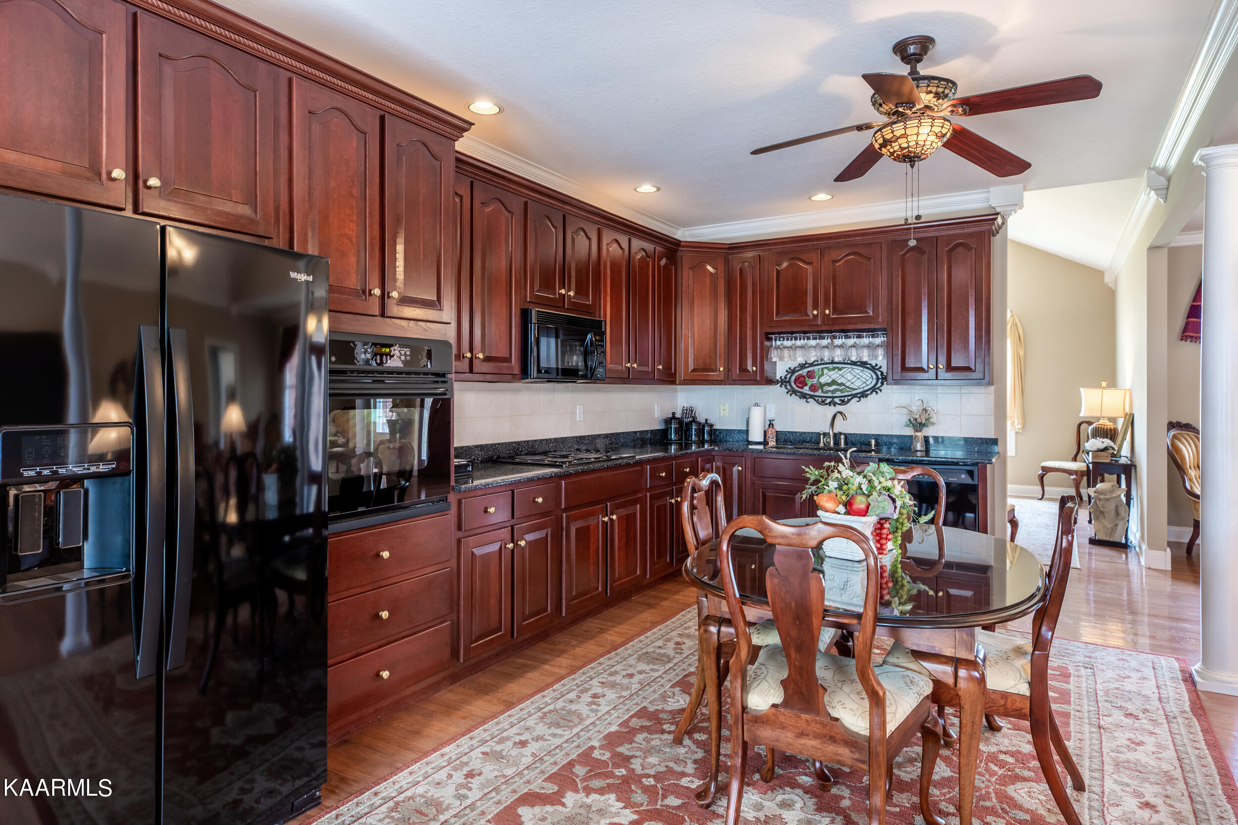 111 Colonial Heights, LaFollette